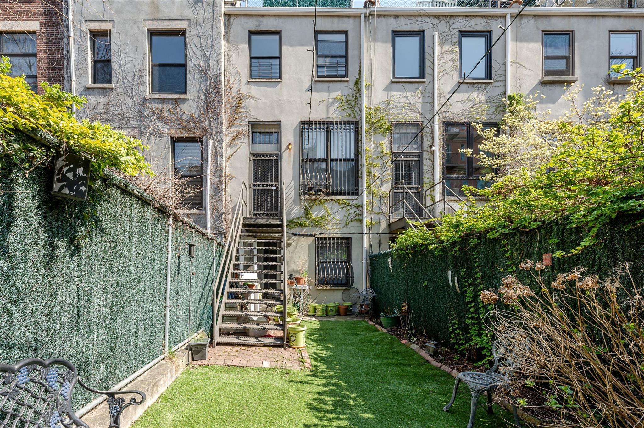 130 West 132nd Street W 132nd Street, New York (Manhattan), NY 10027