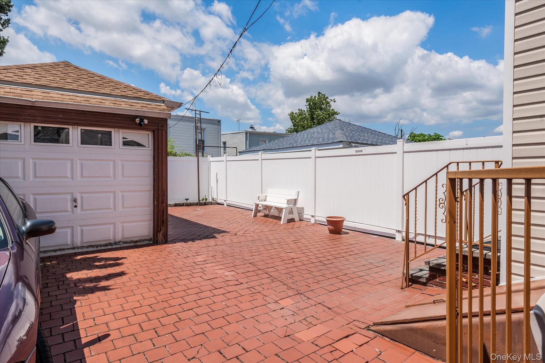 7844 86th Street, Glendale, NY 11385