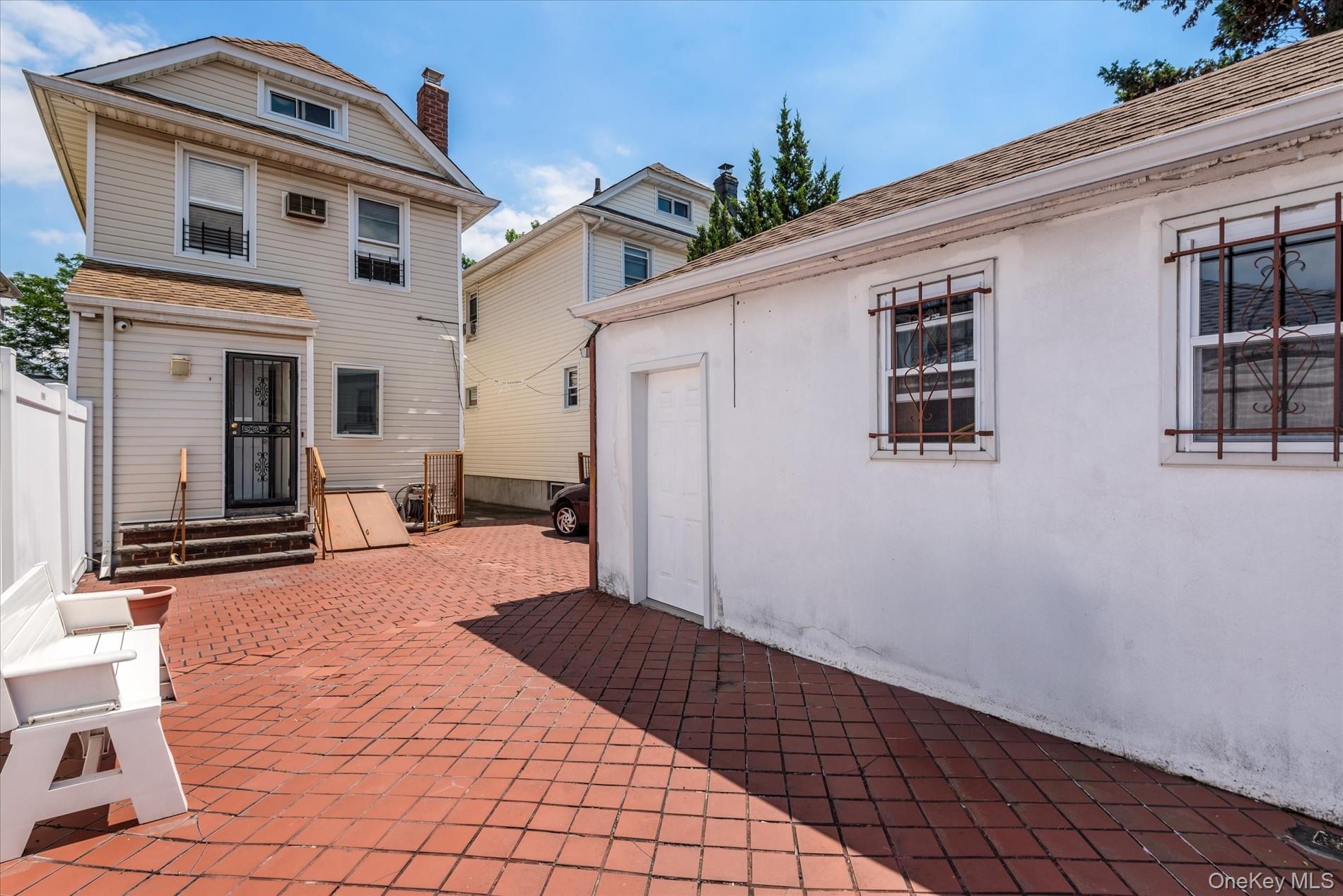 7844 86th Street, Glendale, NY 11385