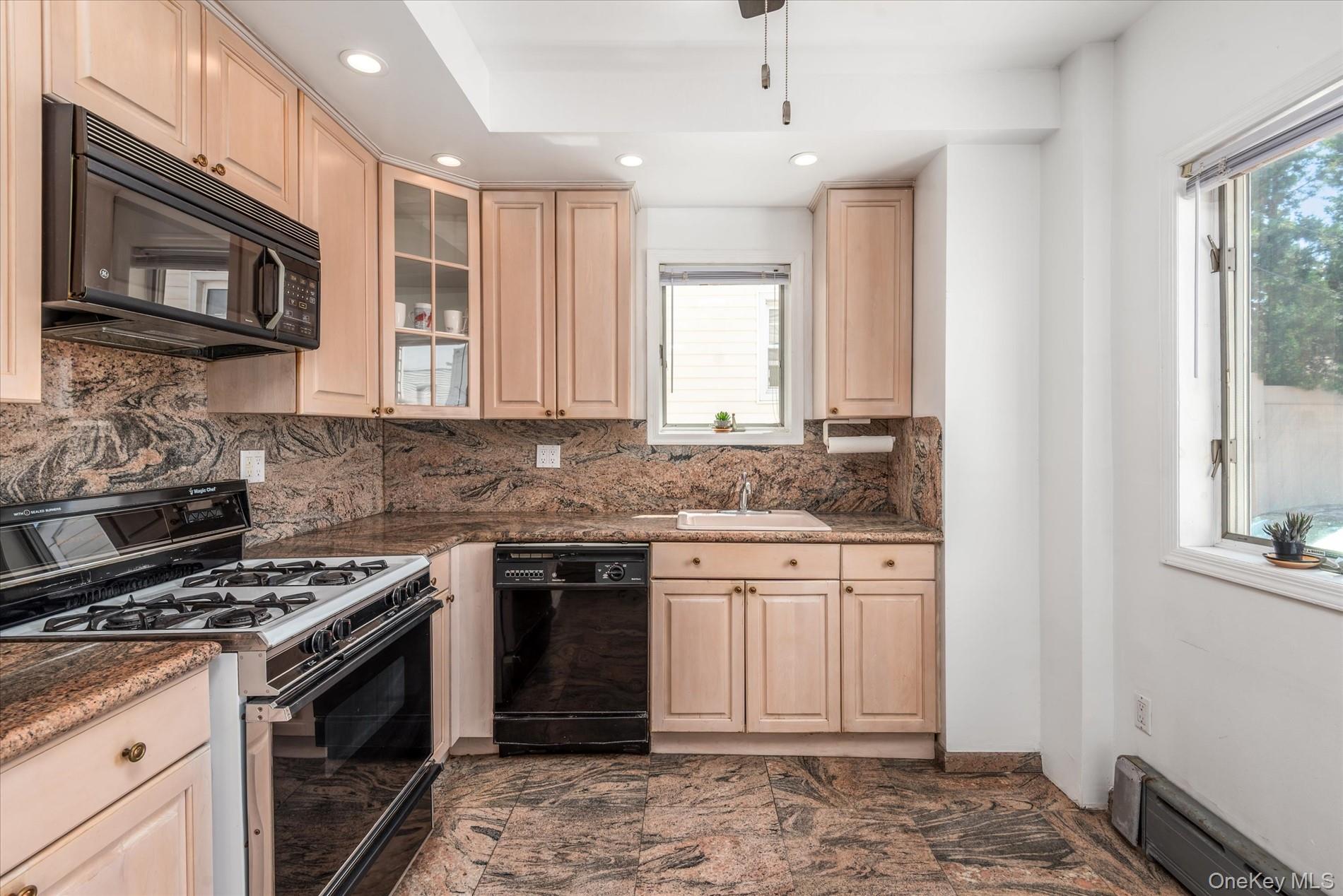 7844 86th Street, Glendale, NY 11385