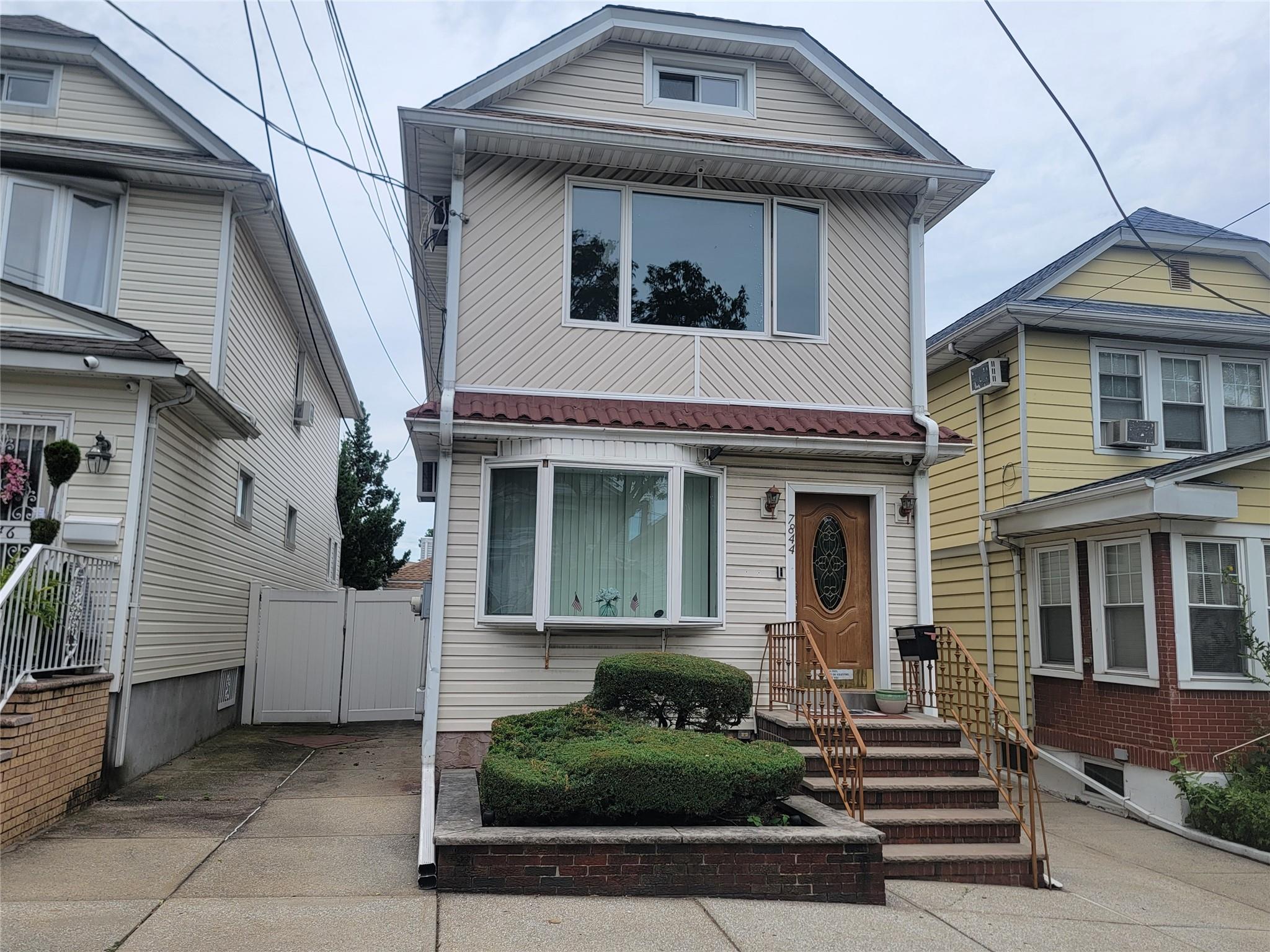 7844 86th Street, Glendale, NY 11385