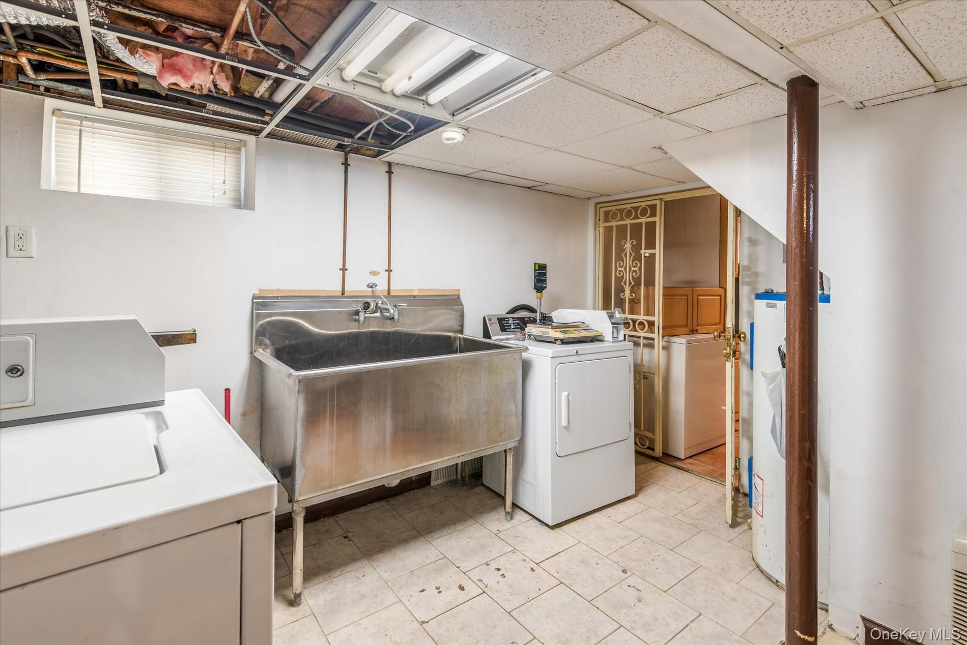 7844 86th Street, Glendale, NY 11385