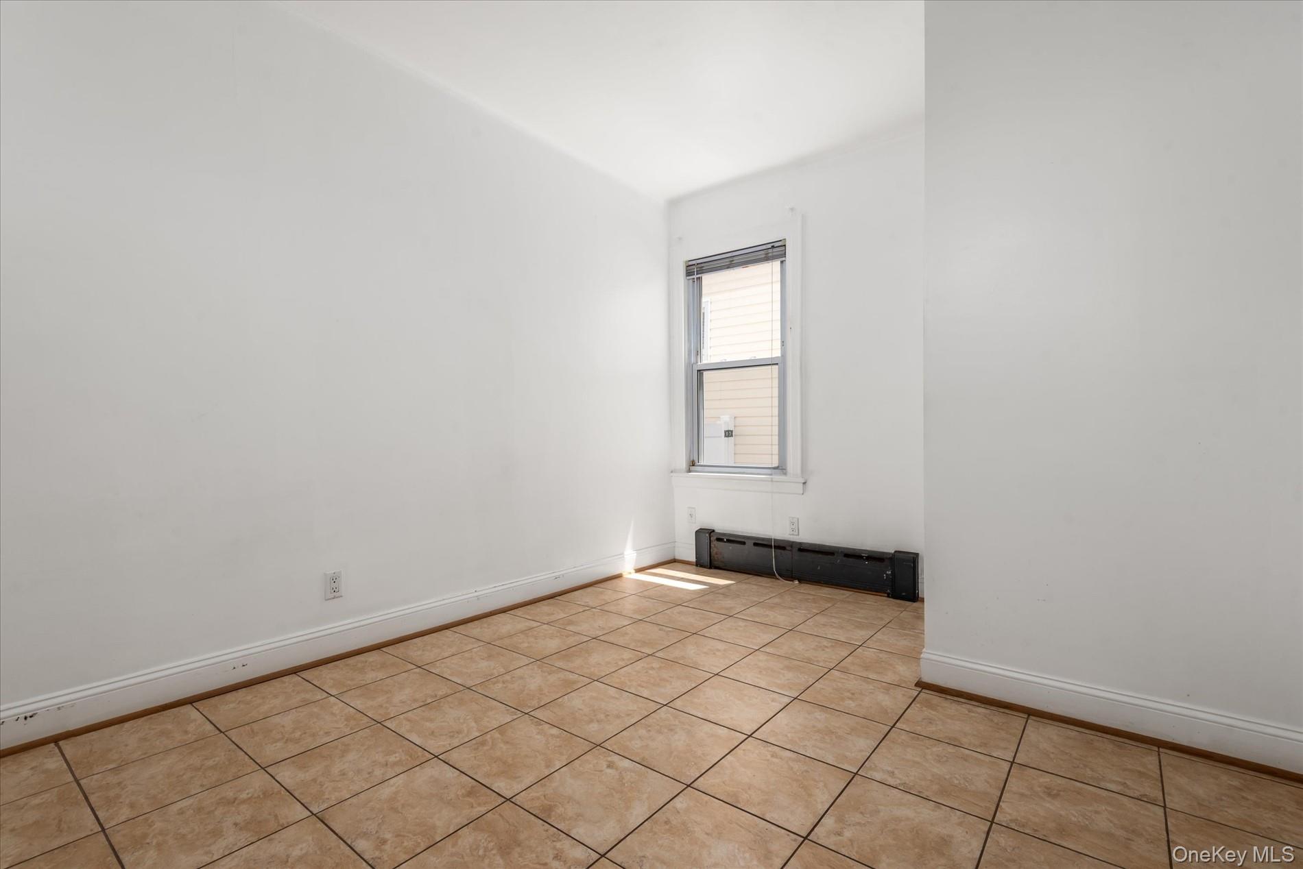 7844 86th Street, Glendale, NY 11385