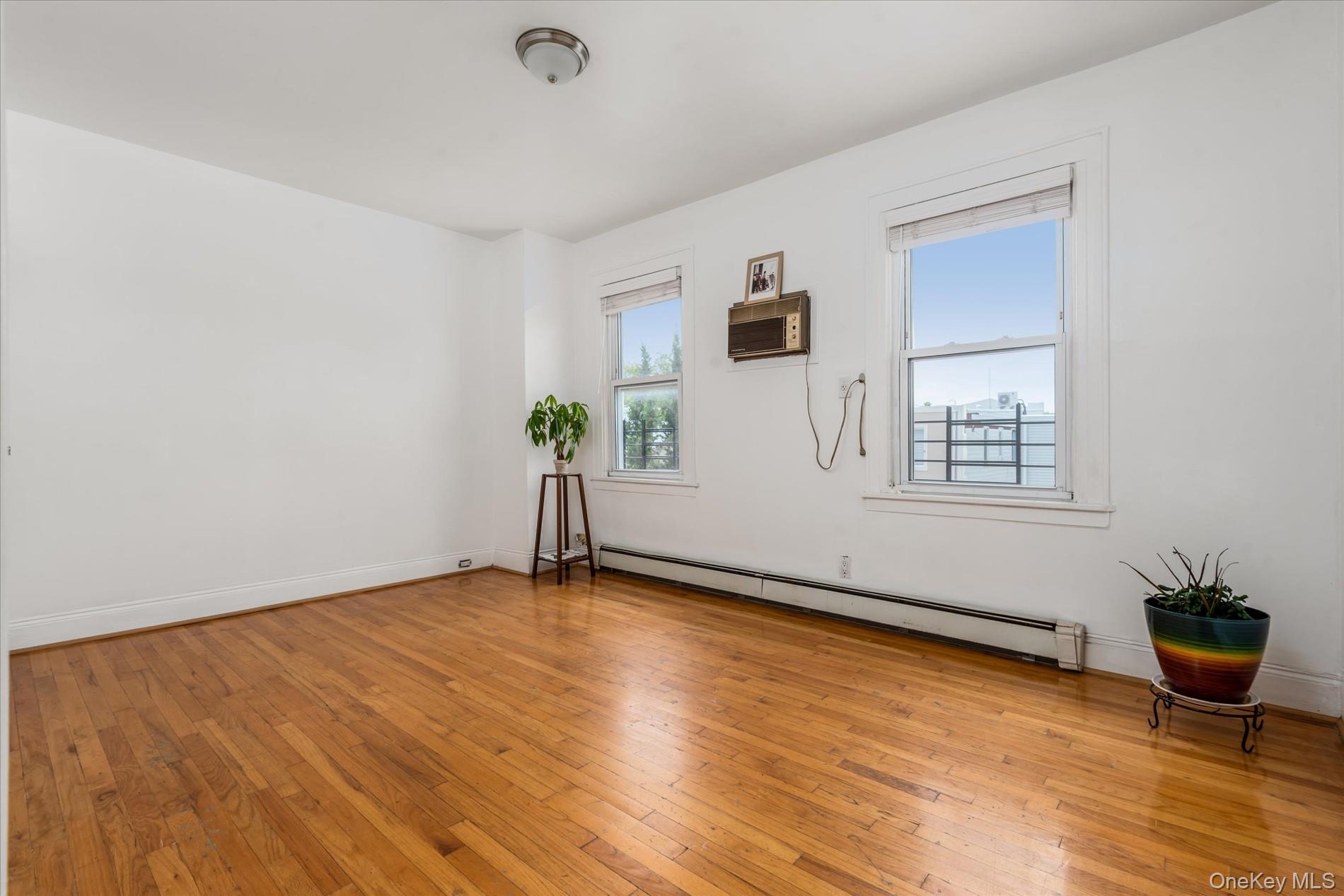 7844 86th Street, Glendale, NY 11385