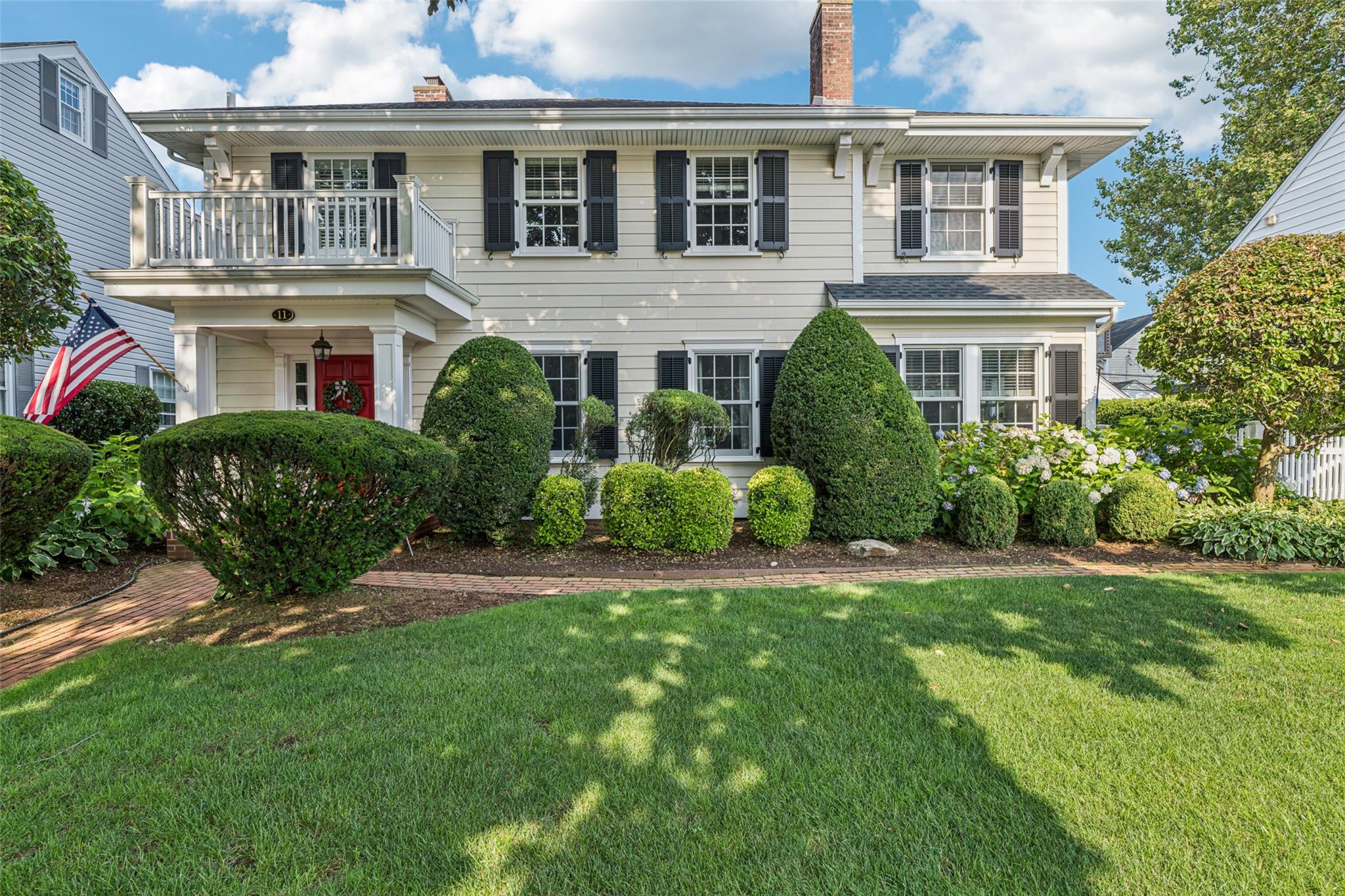11 Wellington Road, Garden City, NY 11530