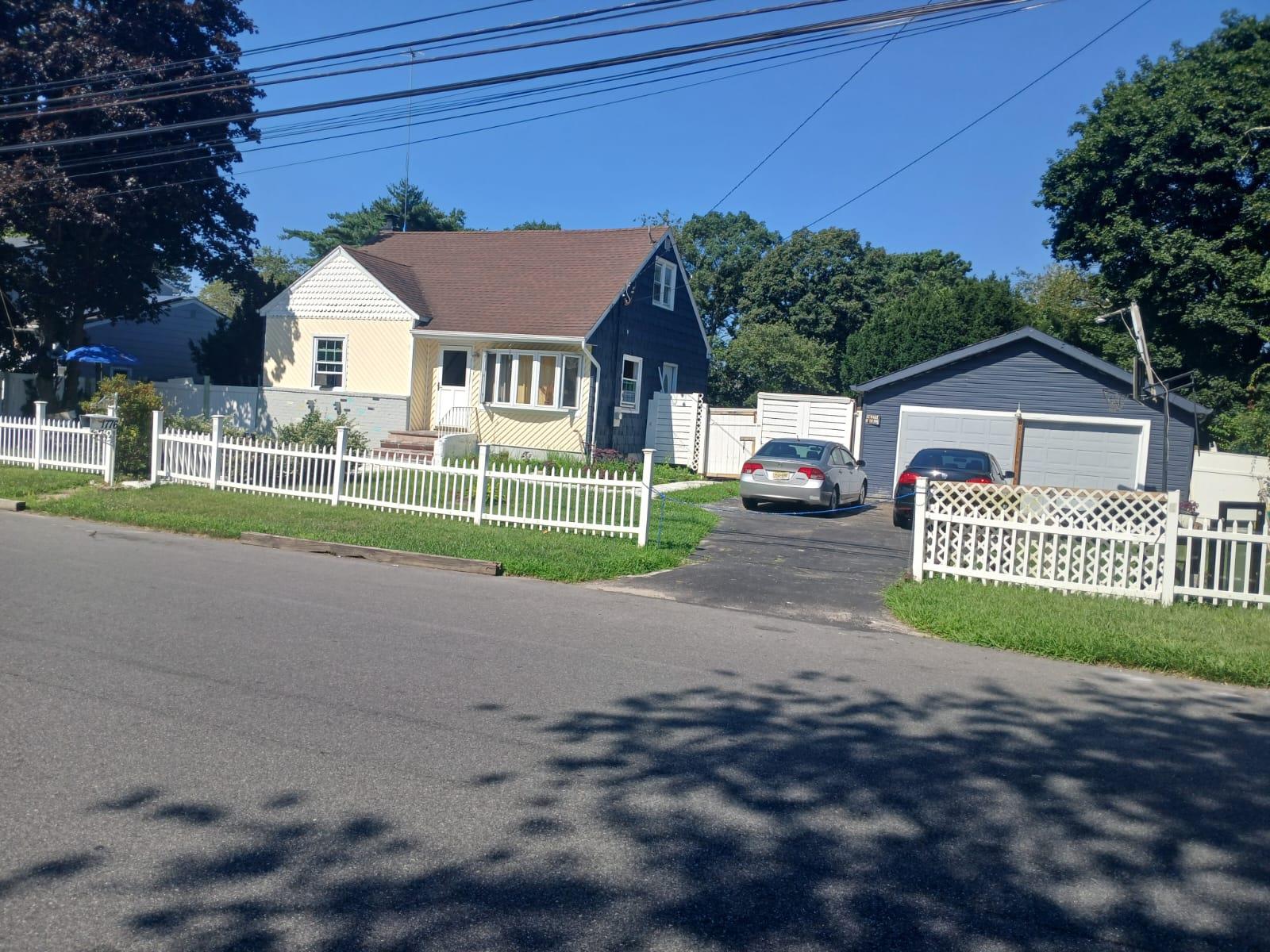 1776 Stein Dr Drive, Bay Shore, NY 11706