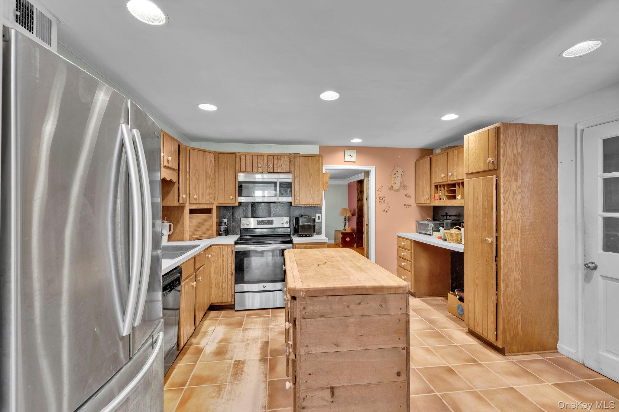 1675 Main Street, Pleasant Valley, NY 12569