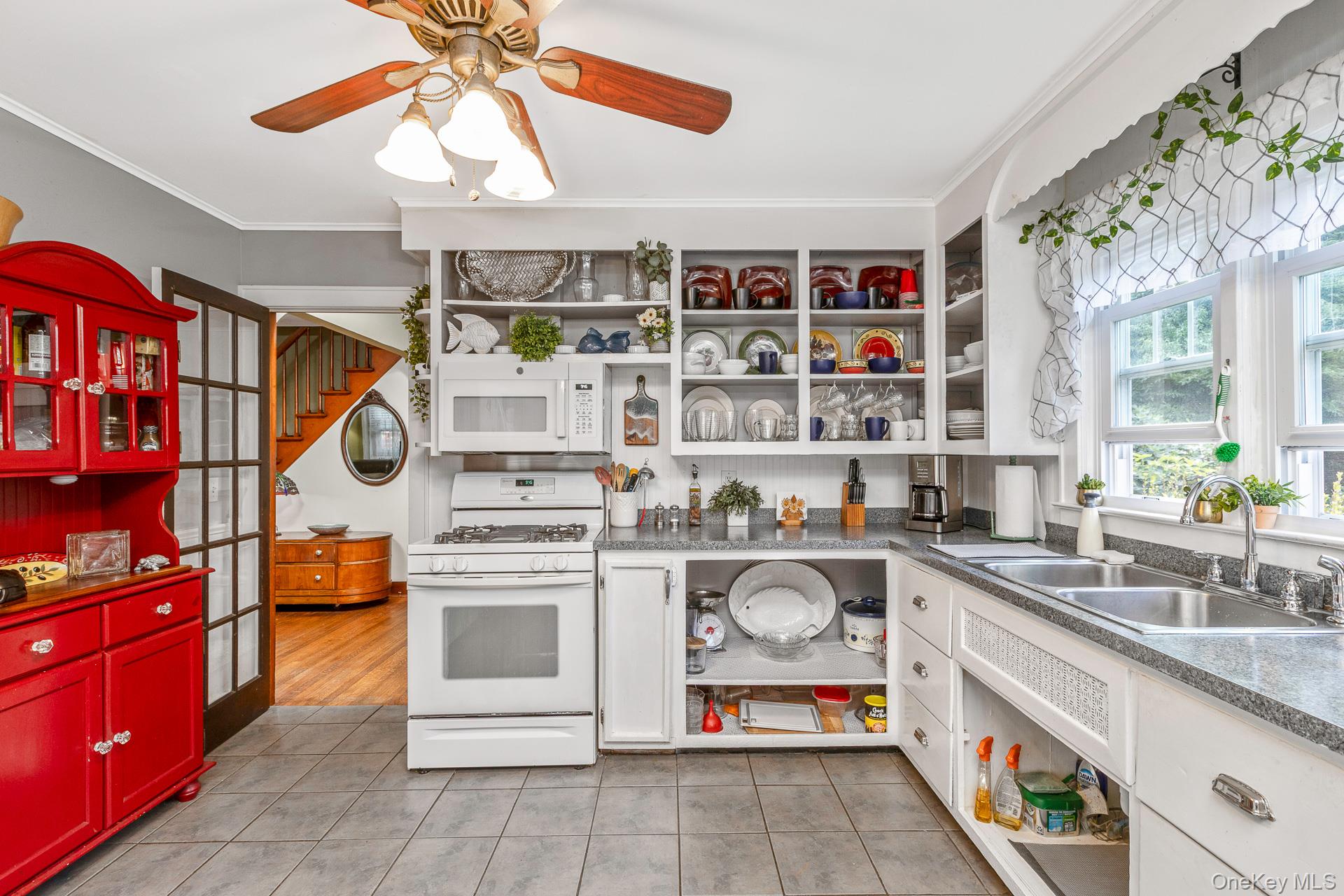 5660 Sound Avenue, Mattituck, NY 11952