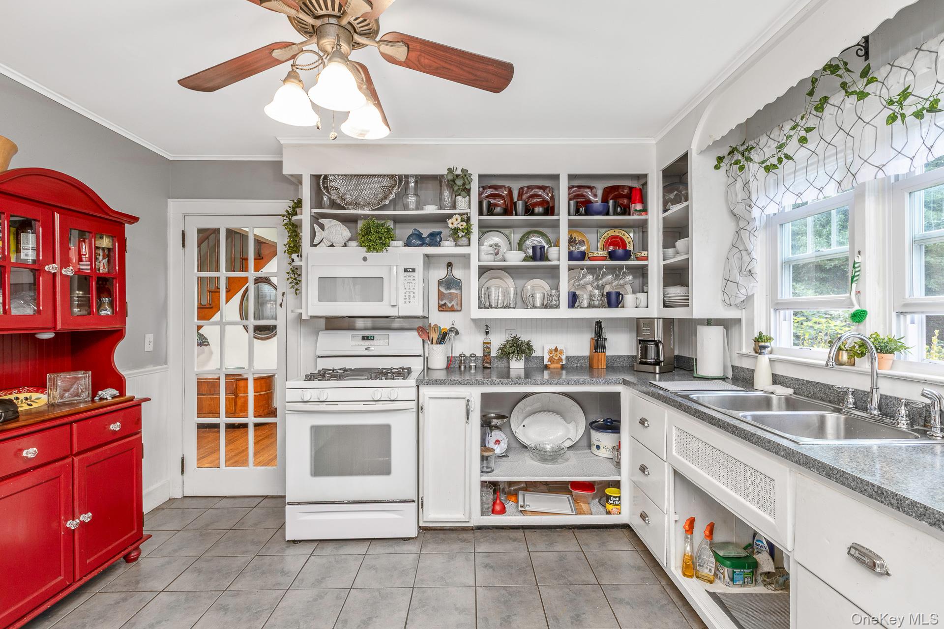 5660 Sound Avenue, Mattituck, NY 11952