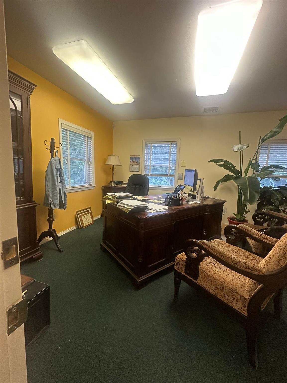 186 W Main Street, Smithtown, NY 11787