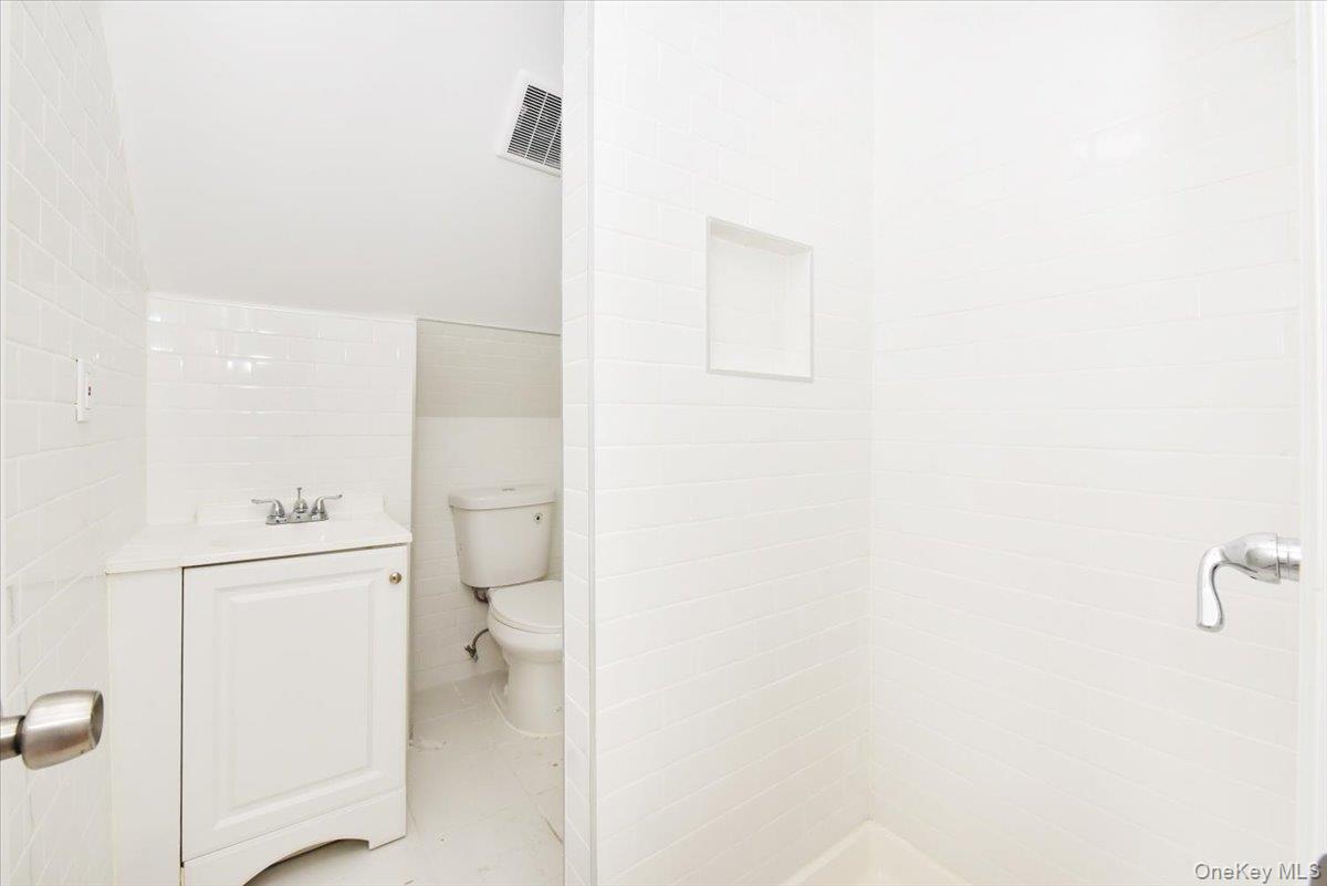 8601 Marengo Street, Holliswood, NY 11423