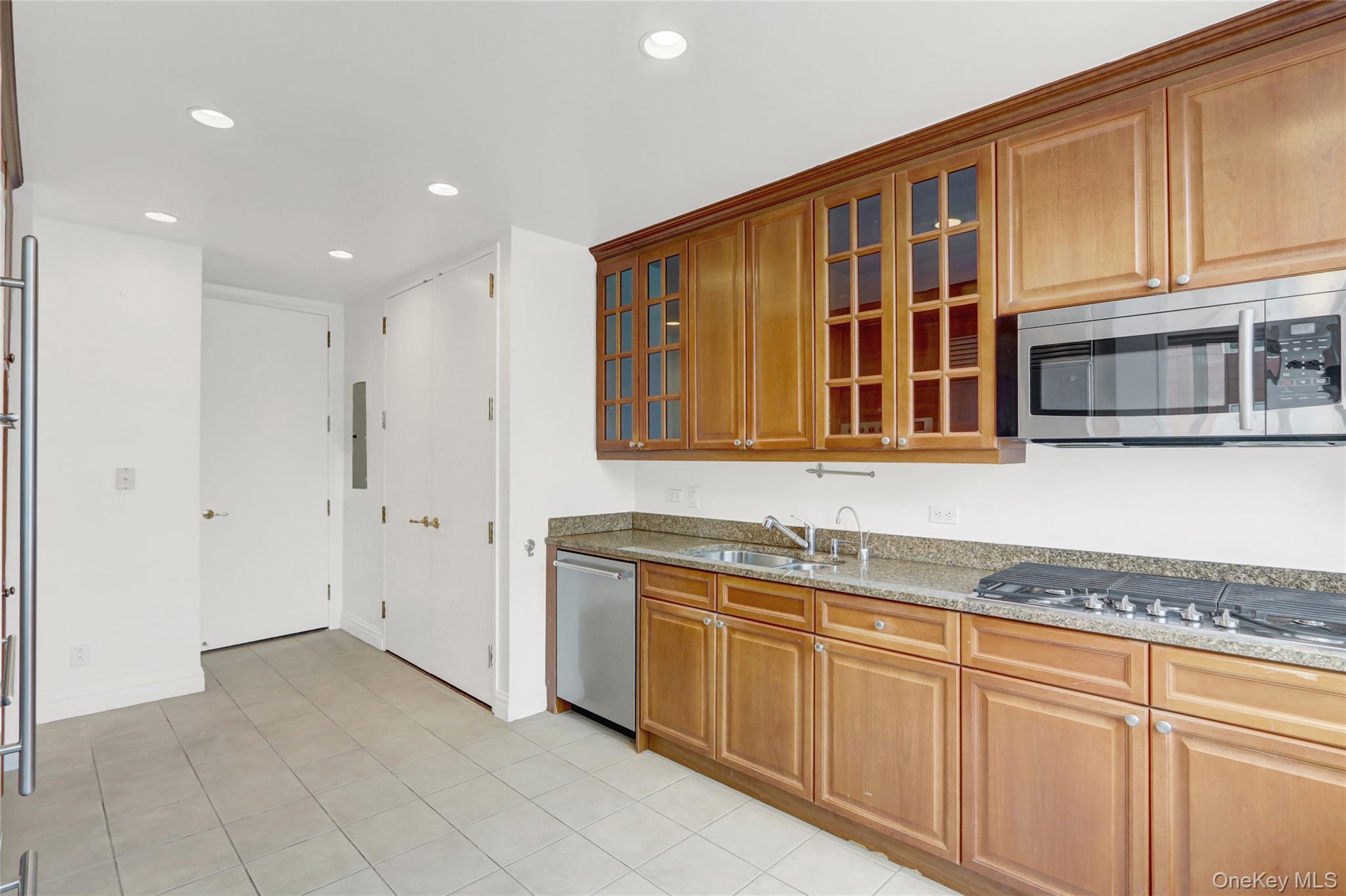 90 E End Avenue # 10B, New York (Manhattan), NY 10028