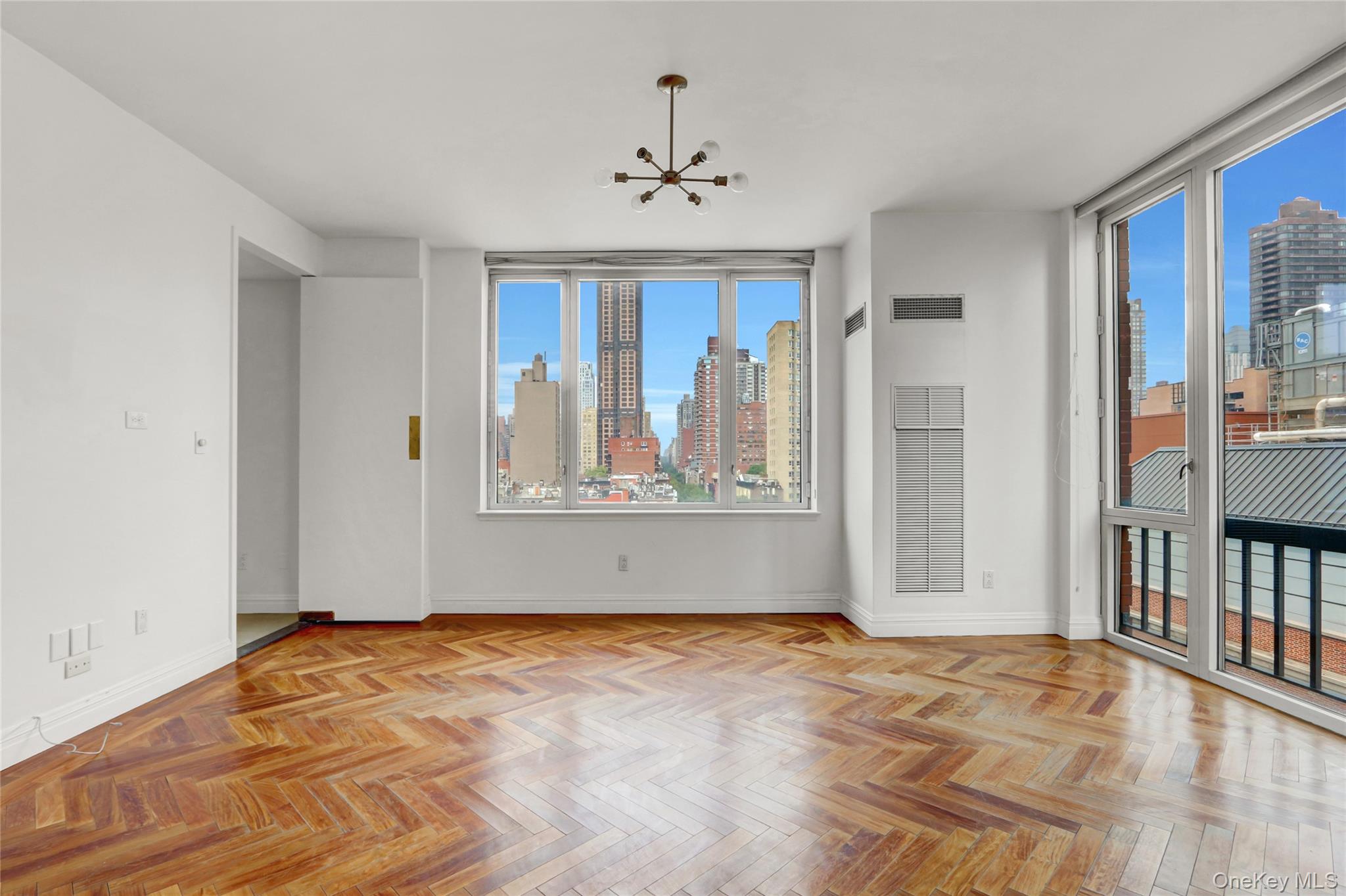 90 E End Avenue # 10B, New York (Manhattan), NY 10028