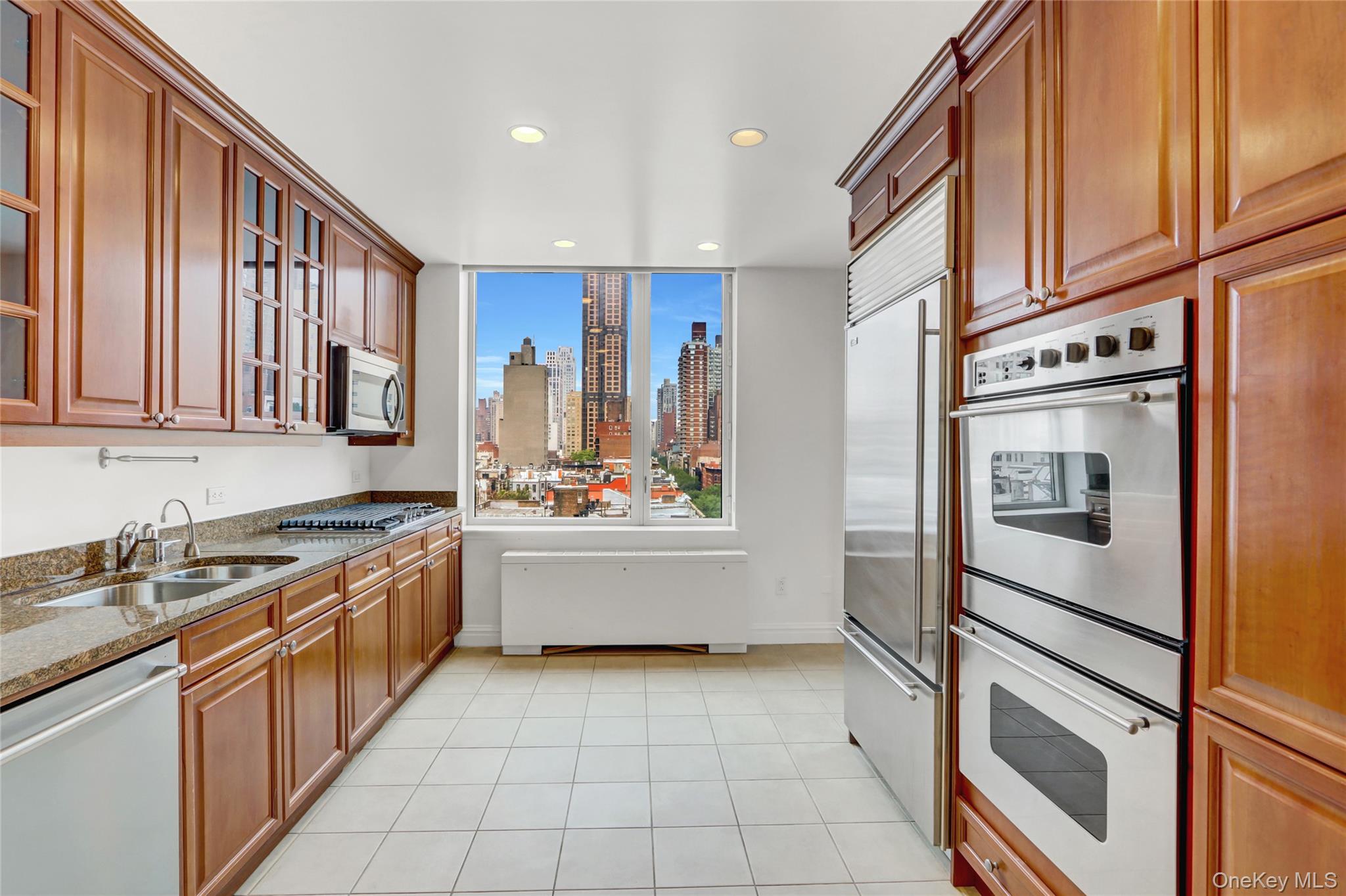 90 E End Avenue # 10B, New York (Manhattan), NY 10028