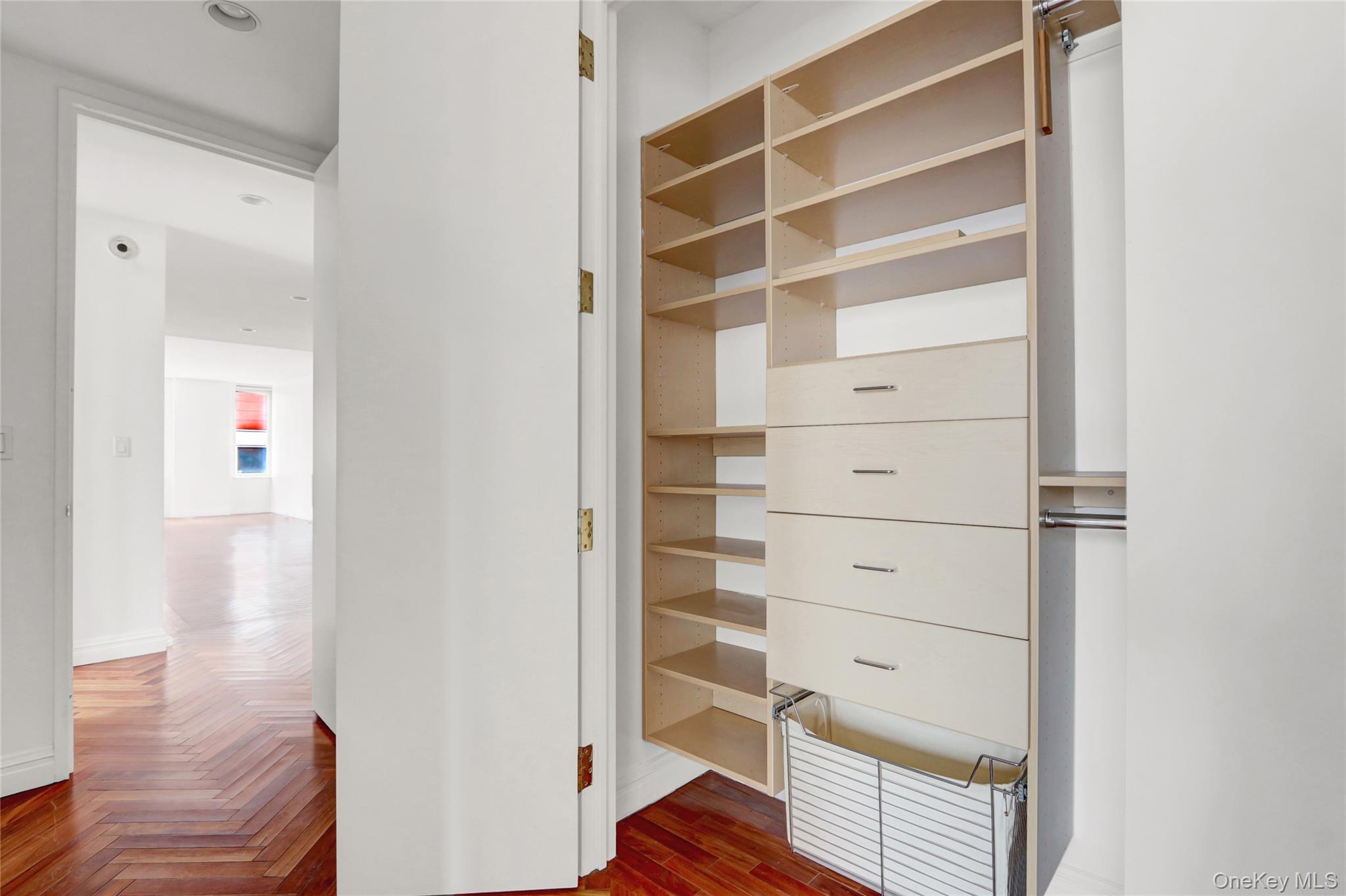 90 E End Avenue # 10B, New York (Manhattan), NY 10028