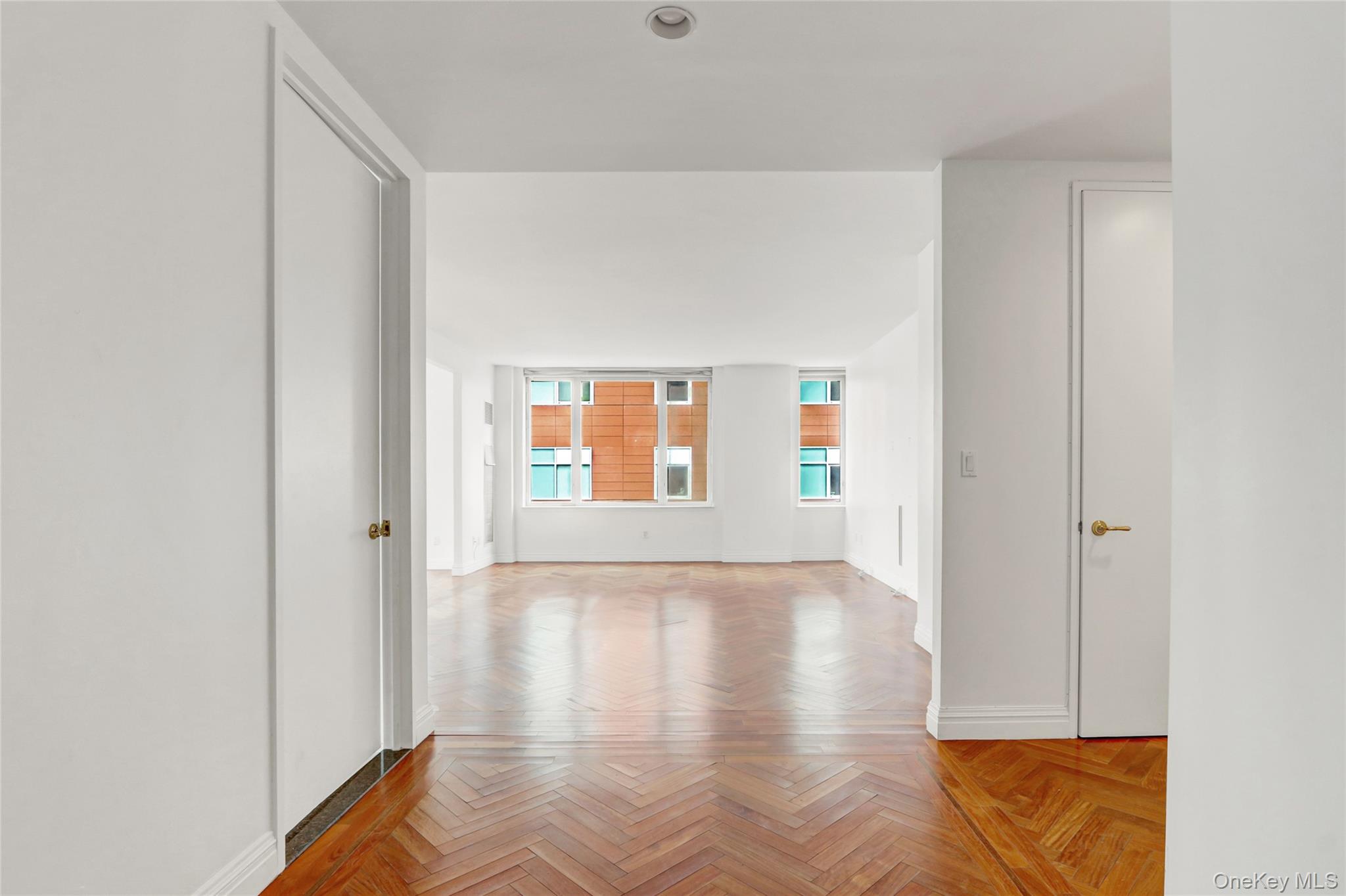 90 E End Avenue # 10B, New York (Manhattan), NY 10028