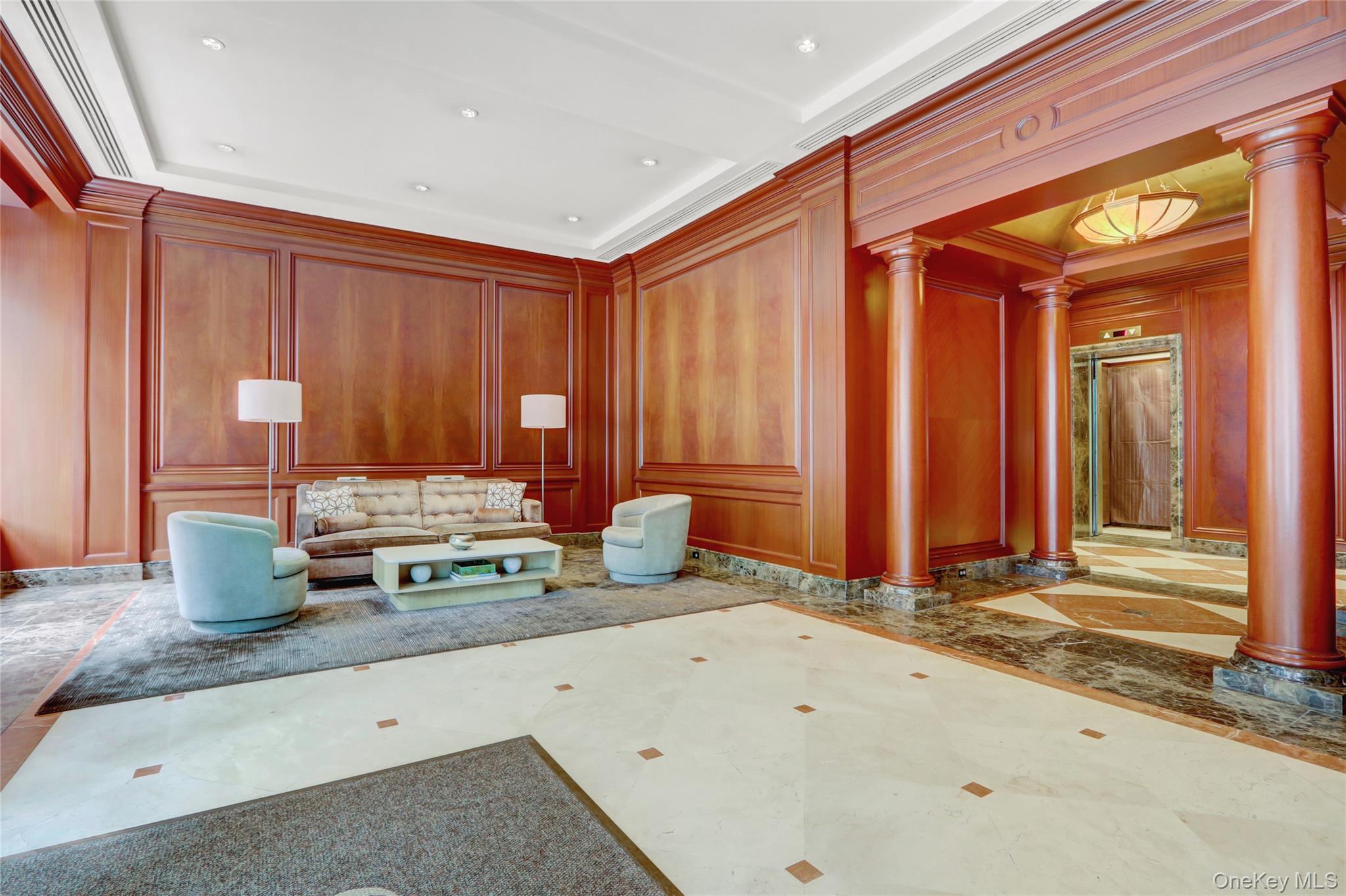 90 E End Avenue # 10B, New York (Manhattan), NY 10028