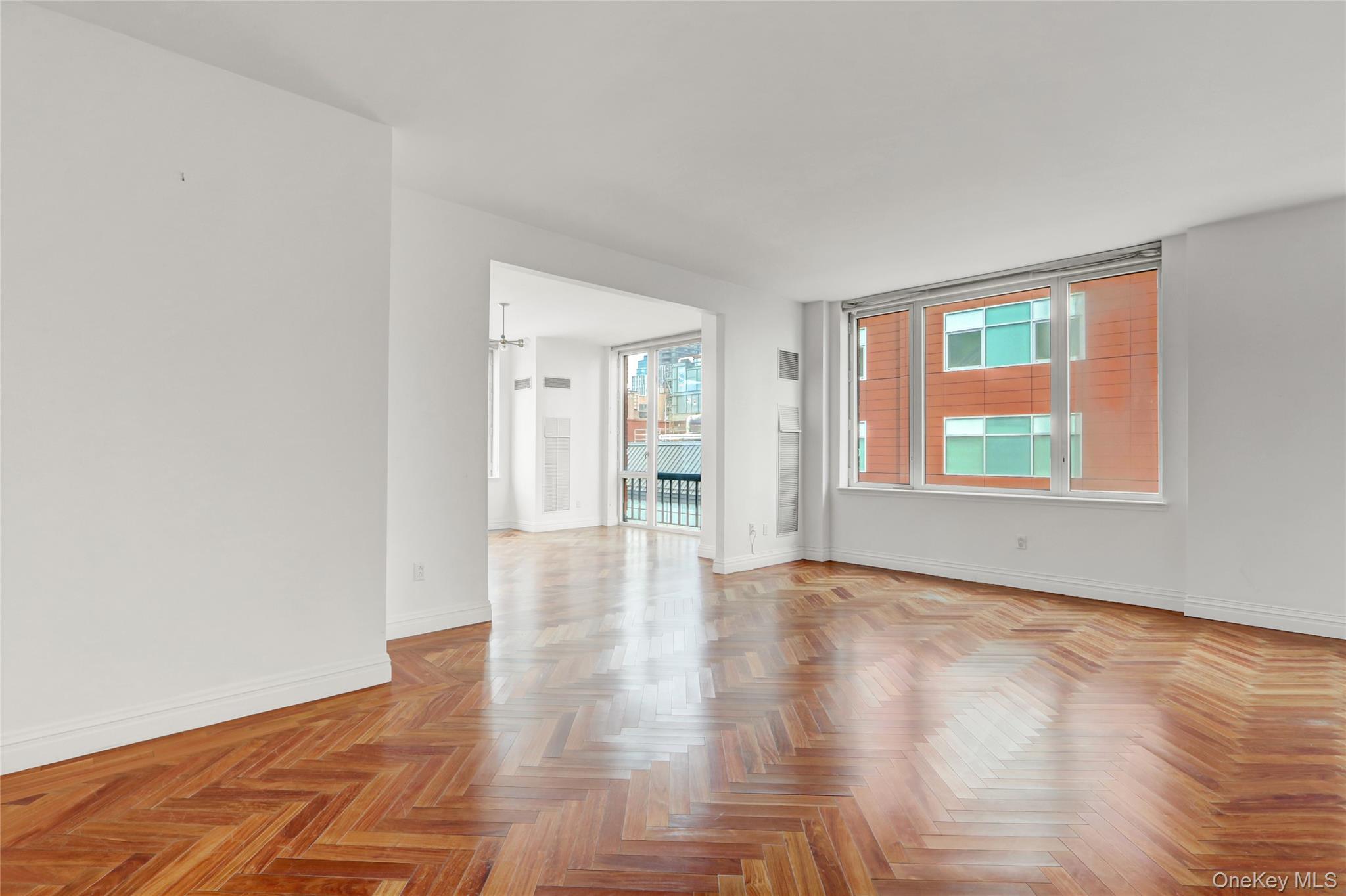 90 E End Avenue # 10B, New York (Manhattan), NY 10028