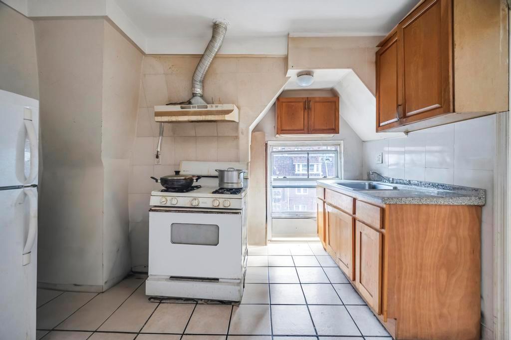 37-37 78th Street, Jackson Heights, NY 11372