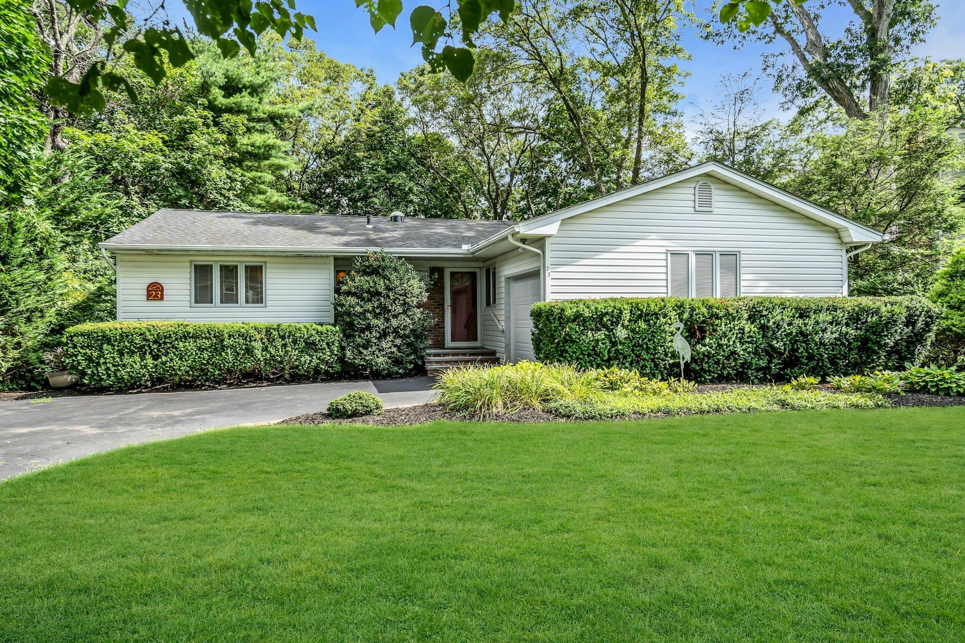 23 Gull Drive, Hauppauge, NY 11788