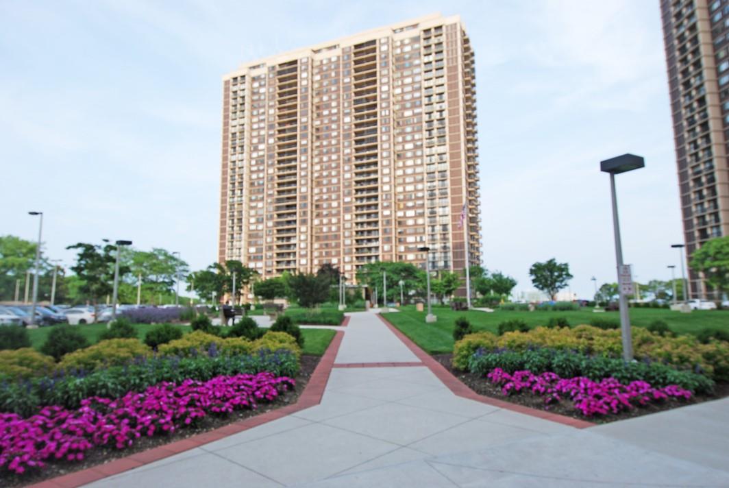 27110 Grand Central Parkway # 4Y, Floral Park, NY 11005