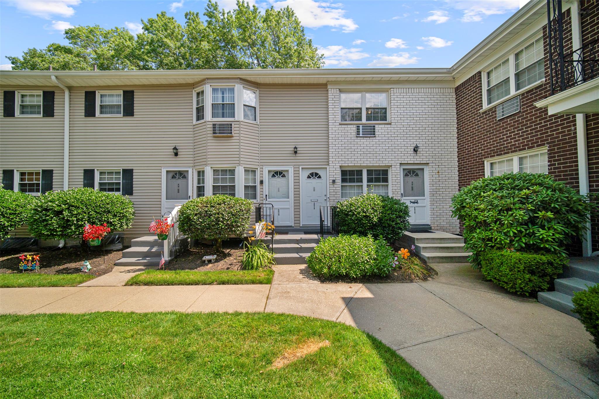 2413 Wilshire Lane # 2413, Oakdale, NY 11769