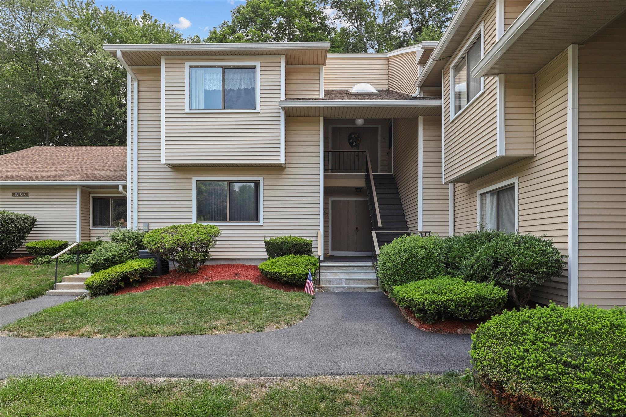 98 Molly Pitcher Lane # I, Yorktown Heights, NY 10598