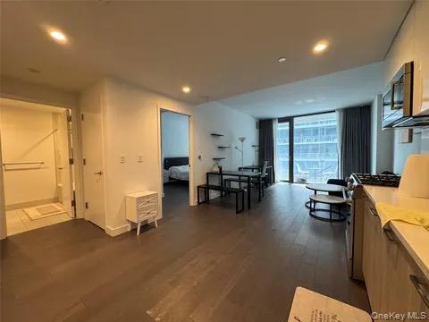 13103 40th Road # 10H, Flushing, NY 11354