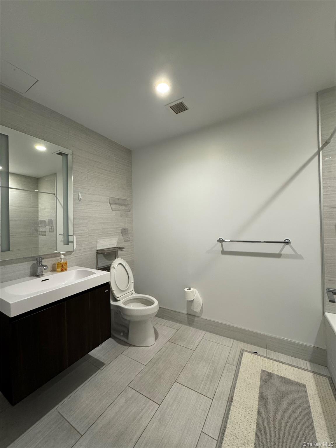 13103 40th Road # 10H, Flushing, NY 11354