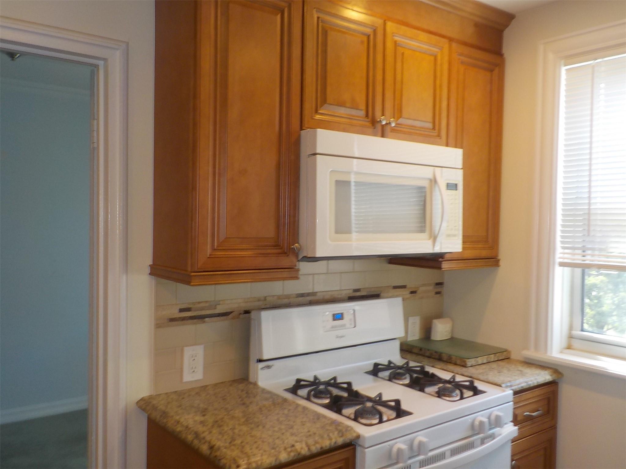 70-50 260th Street # H-2, Glen Oaks, NY 11004