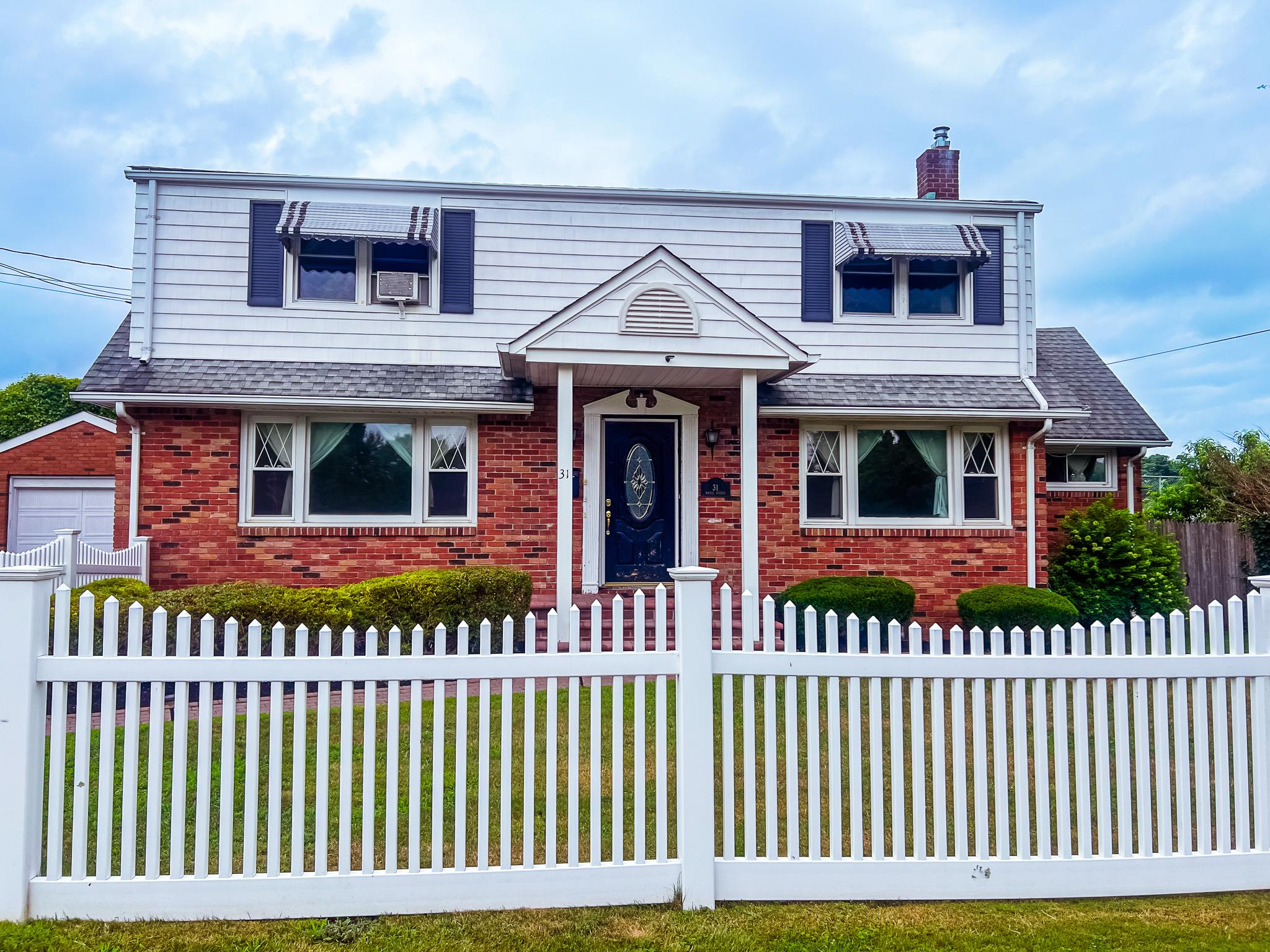 31 Maple Avenue, Kings Park, NY 11754