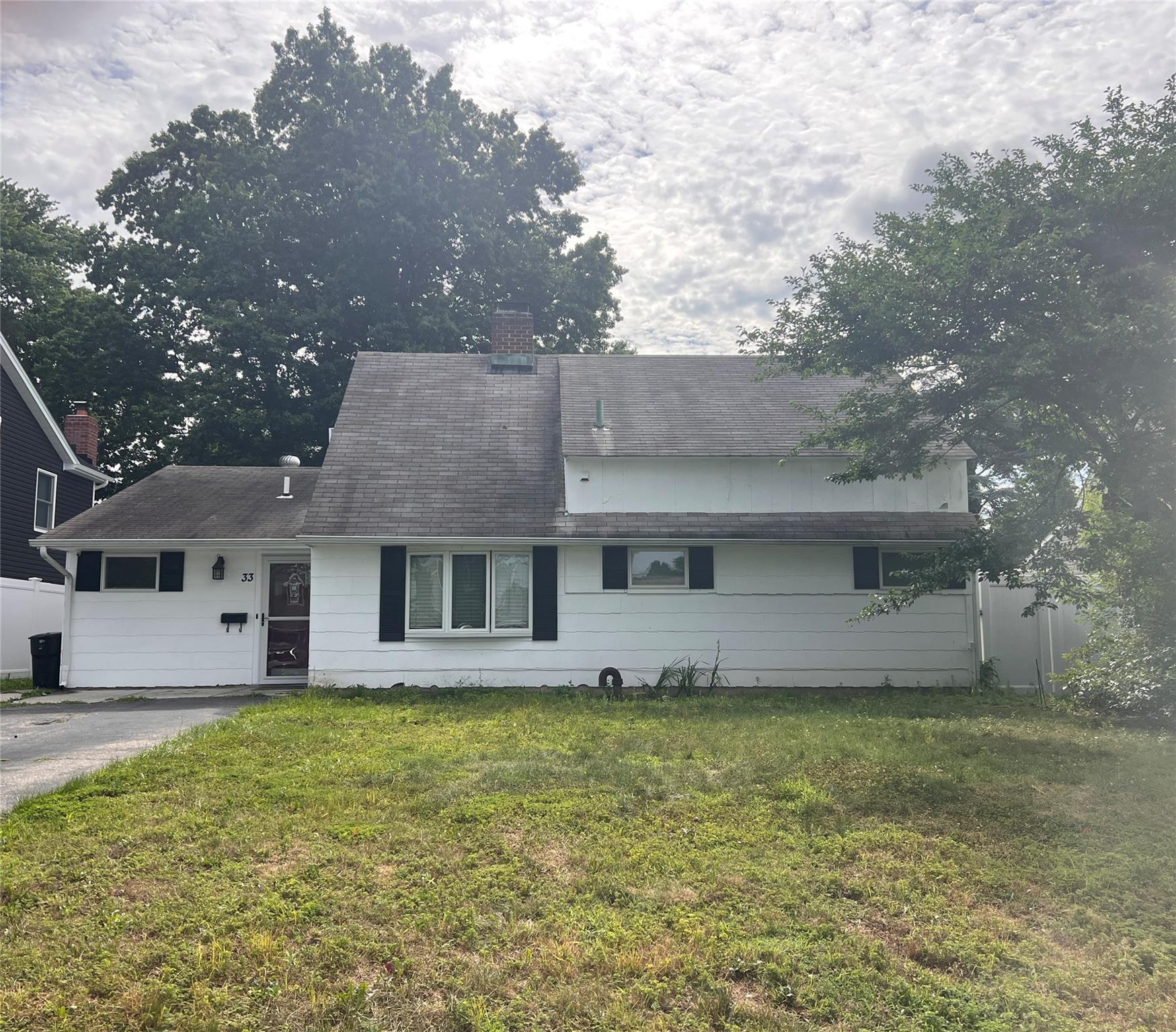 33 Teamster Lane, Levittown, NY 11756