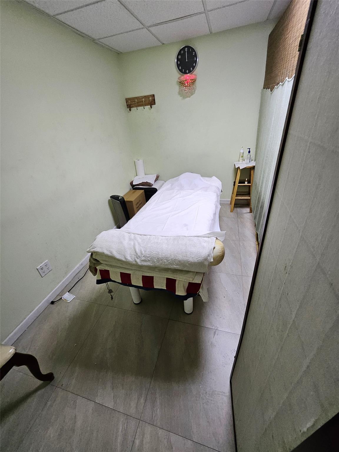 180 Jericho Turnpike # 1Fl, Floral Park, NY 11001