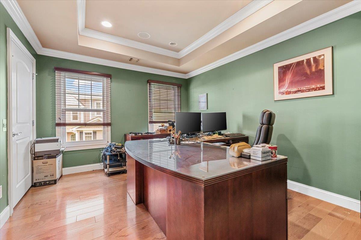 481 Pacing Way, Westbury, NY 11590