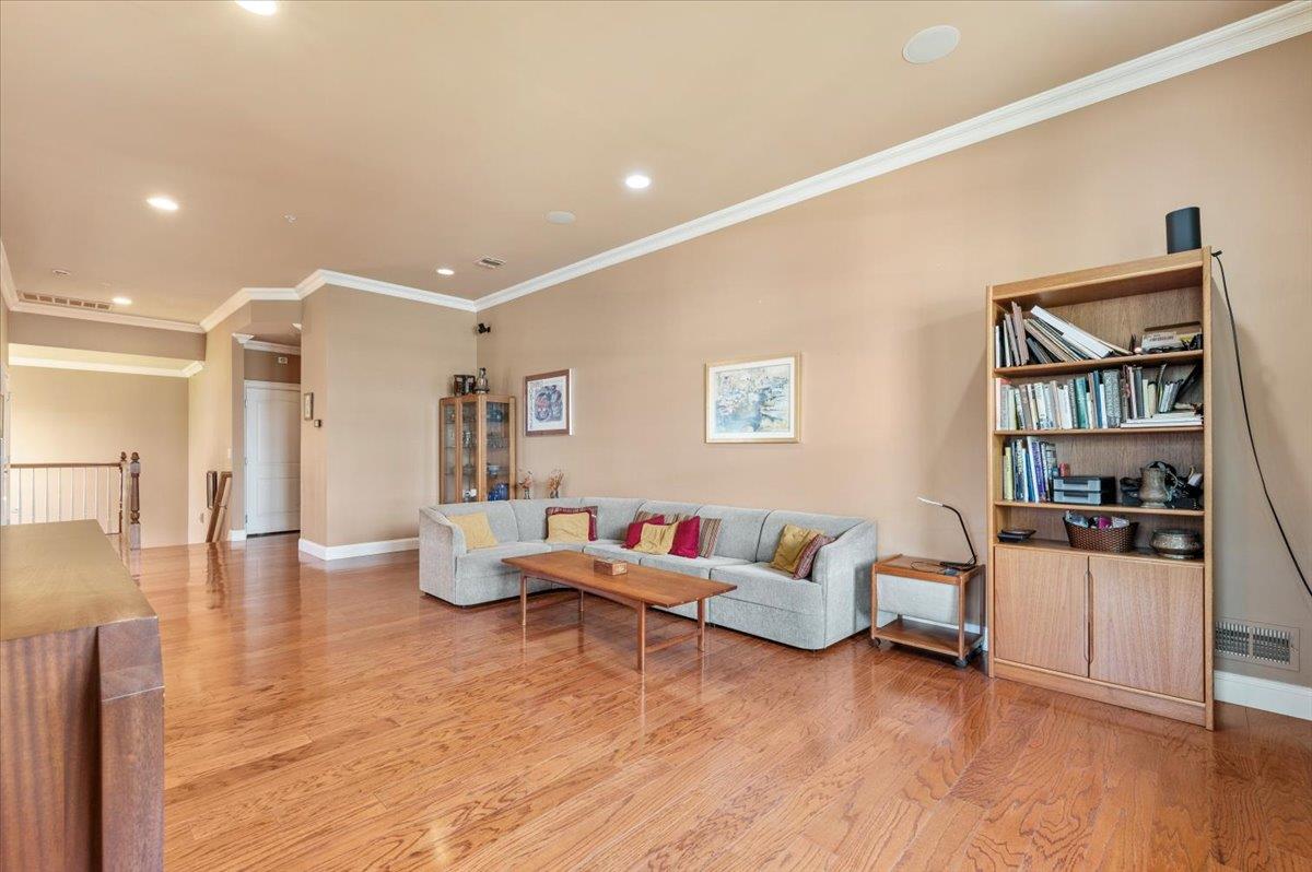 481 Pacing Way, Westbury, NY 11590