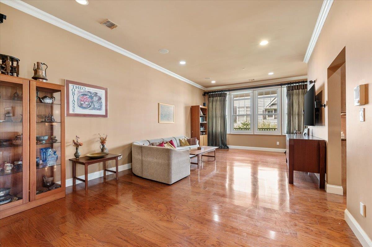 481 Pacing Way, Westbury, NY 11590