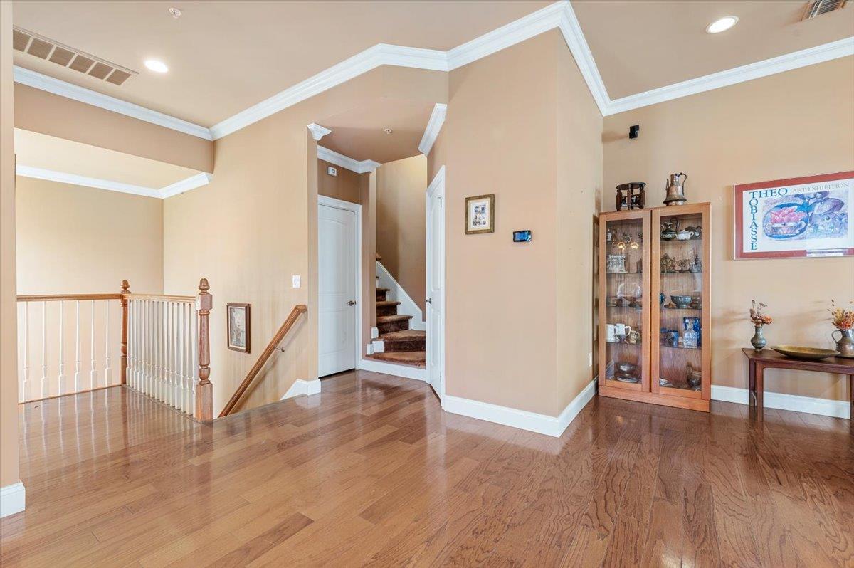 481 Pacing Way, Westbury, NY 11590