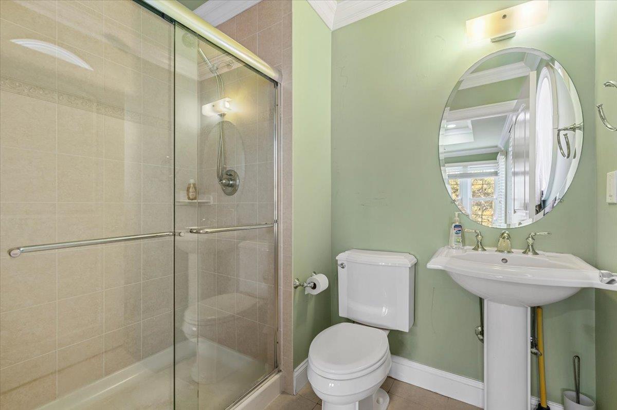 481 Pacing Way, Westbury, NY 11590