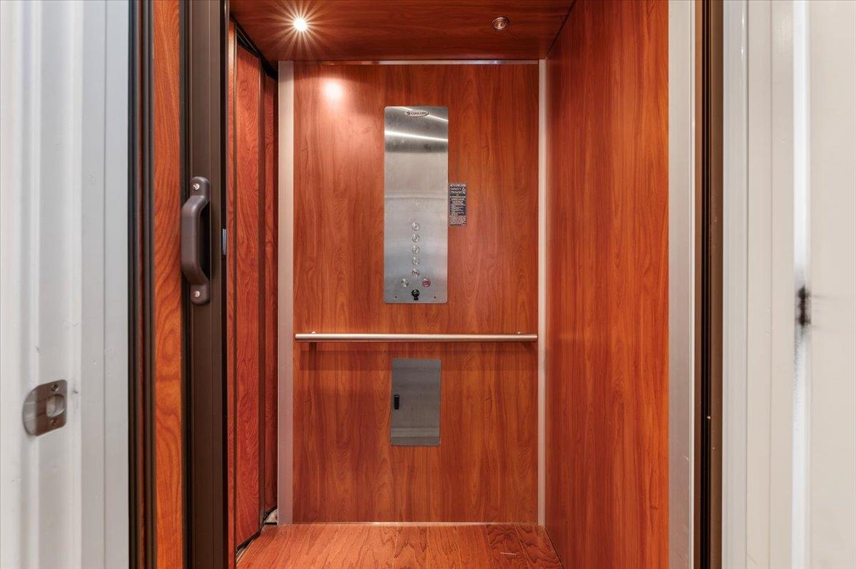 481 Pacing Way, Westbury, NY 11590