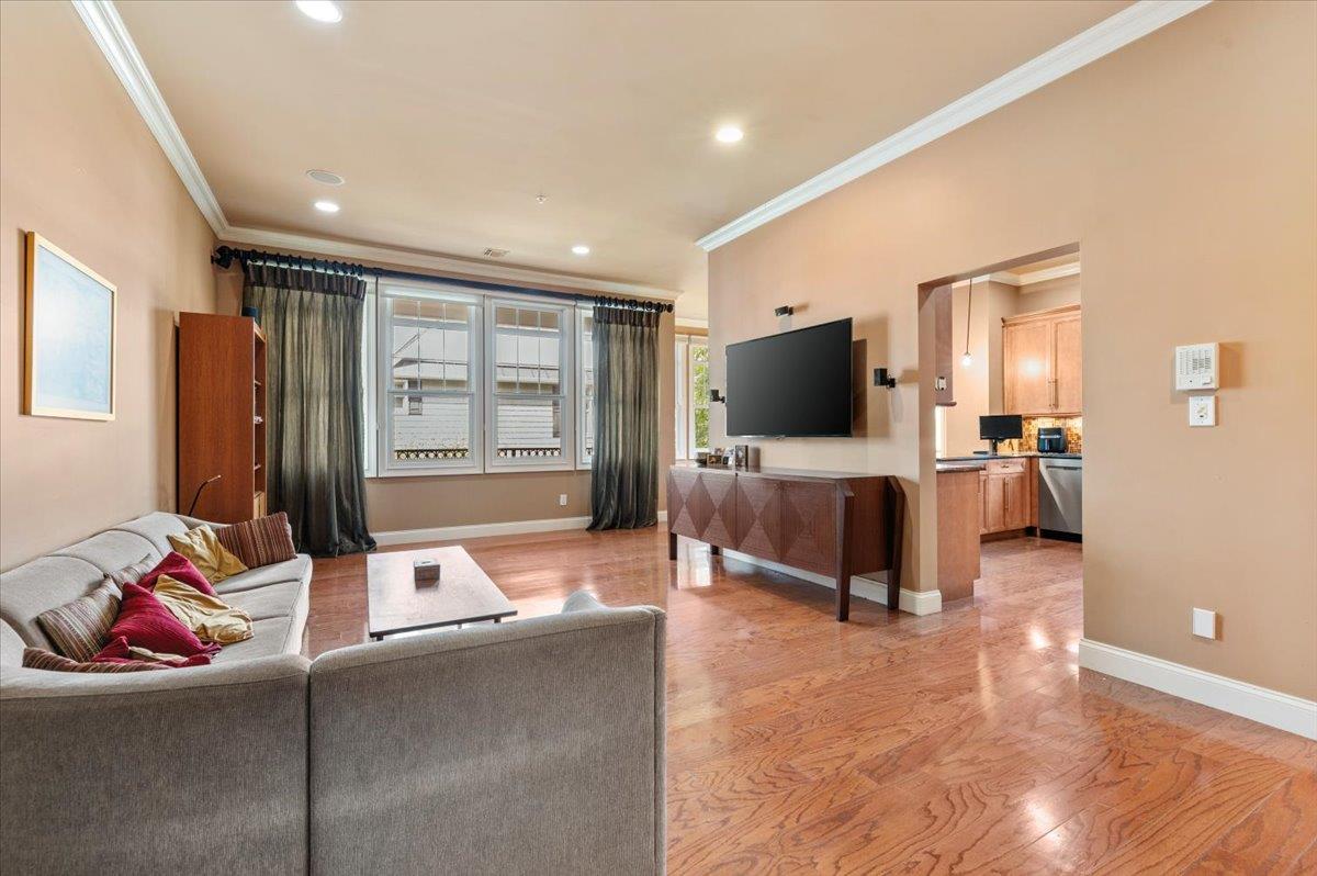 481 Pacing Way, Westbury, NY 11590