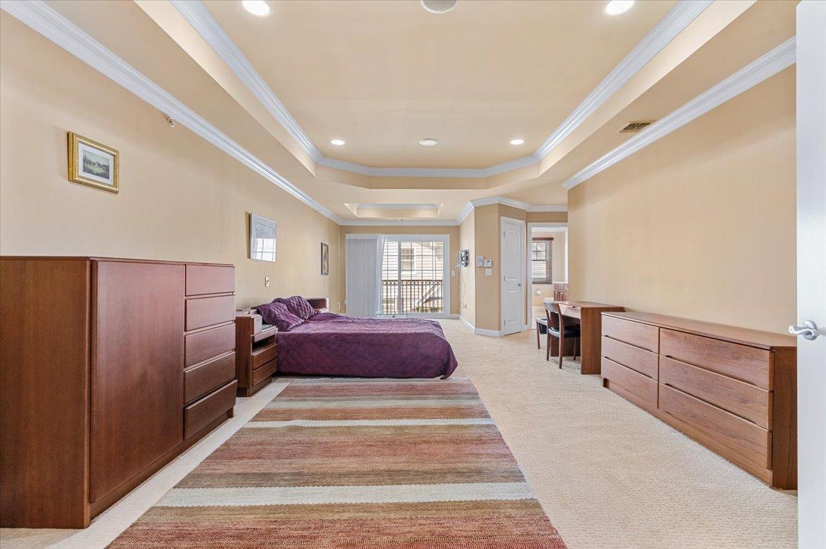 481 Pacing Way, Westbury, NY 11590