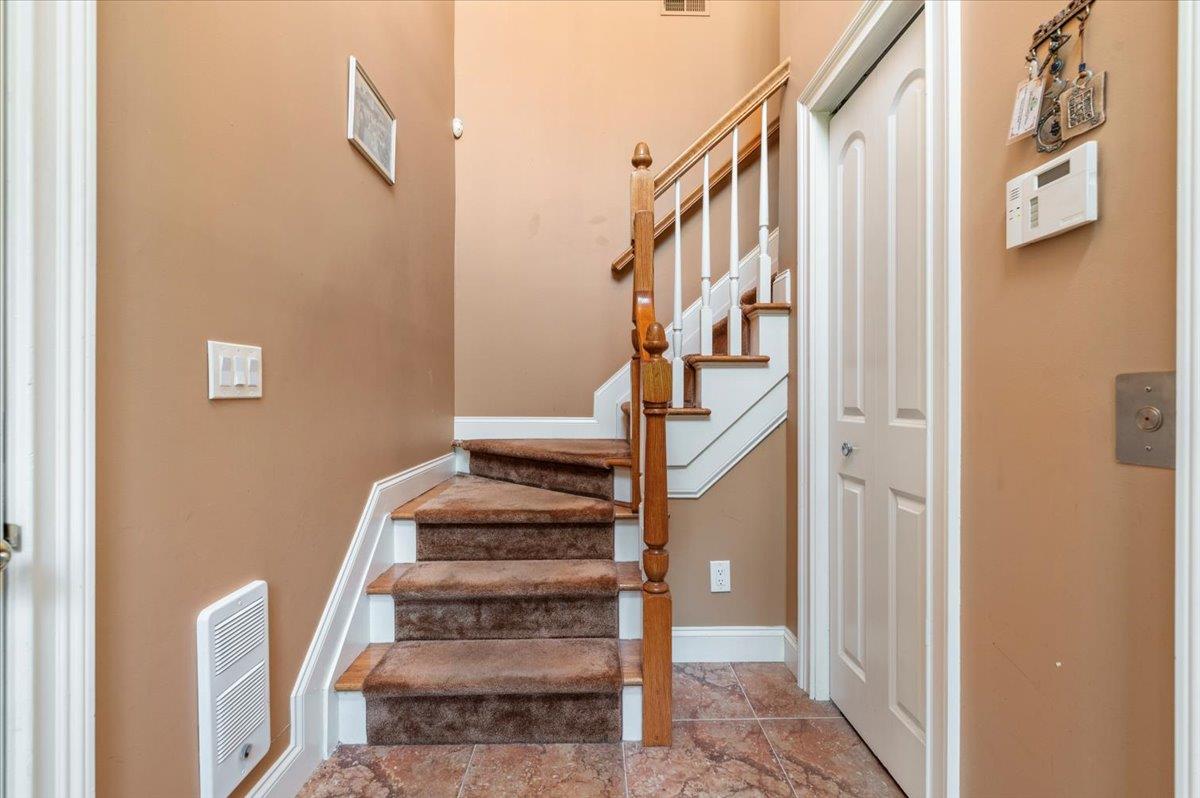 481 Pacing Way, Westbury, NY 11590