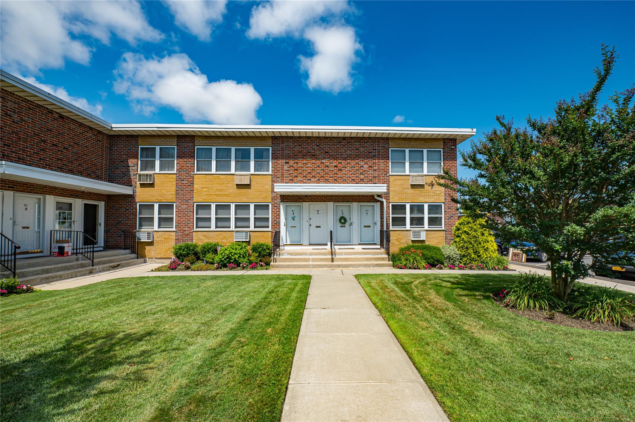 59 Farber Drive # 59, West Babylon, NY 11704