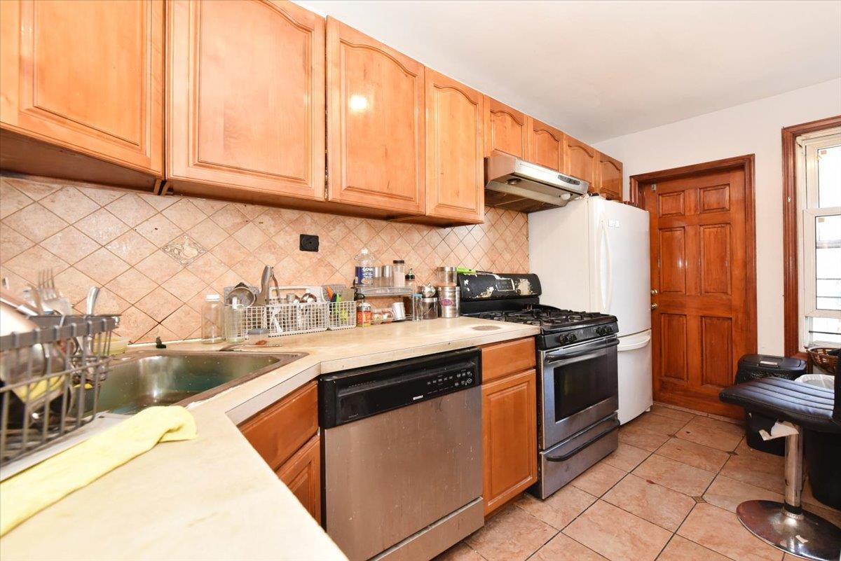 112-03 95th Avenue, Richmond Hill, NY 11419