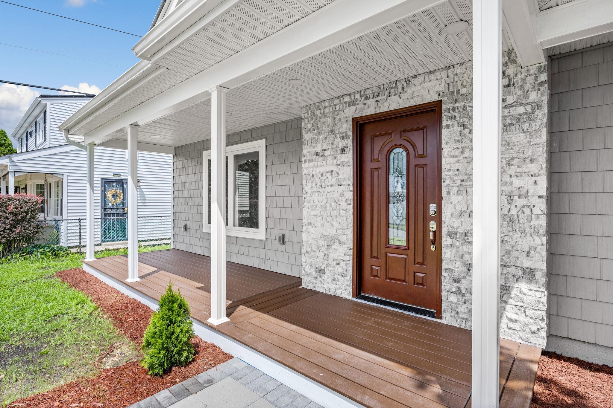 39 Stirrup Lane, Levittown, NY 11756