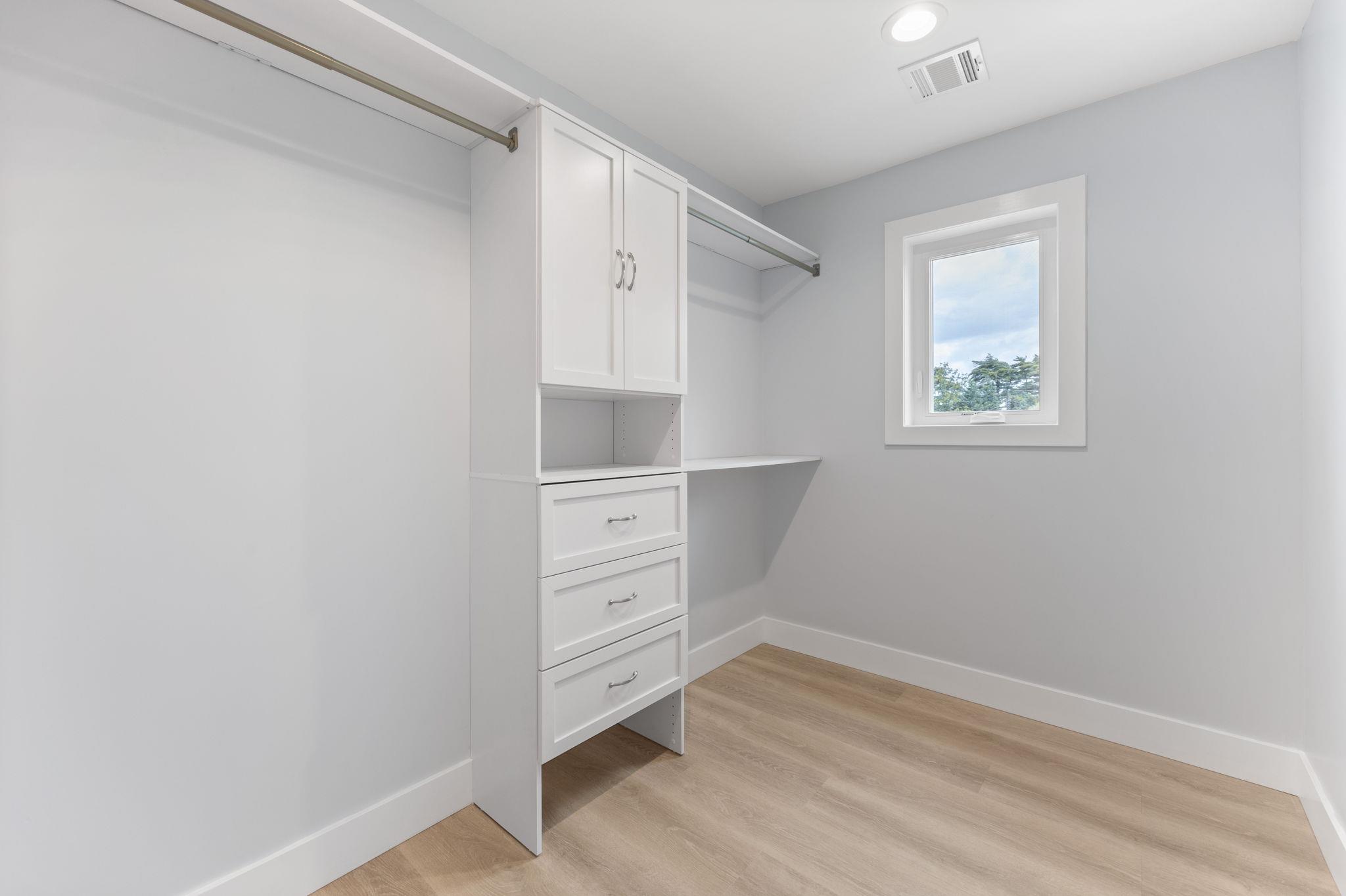 39 Stirrup Lane, Levittown, NY 11756