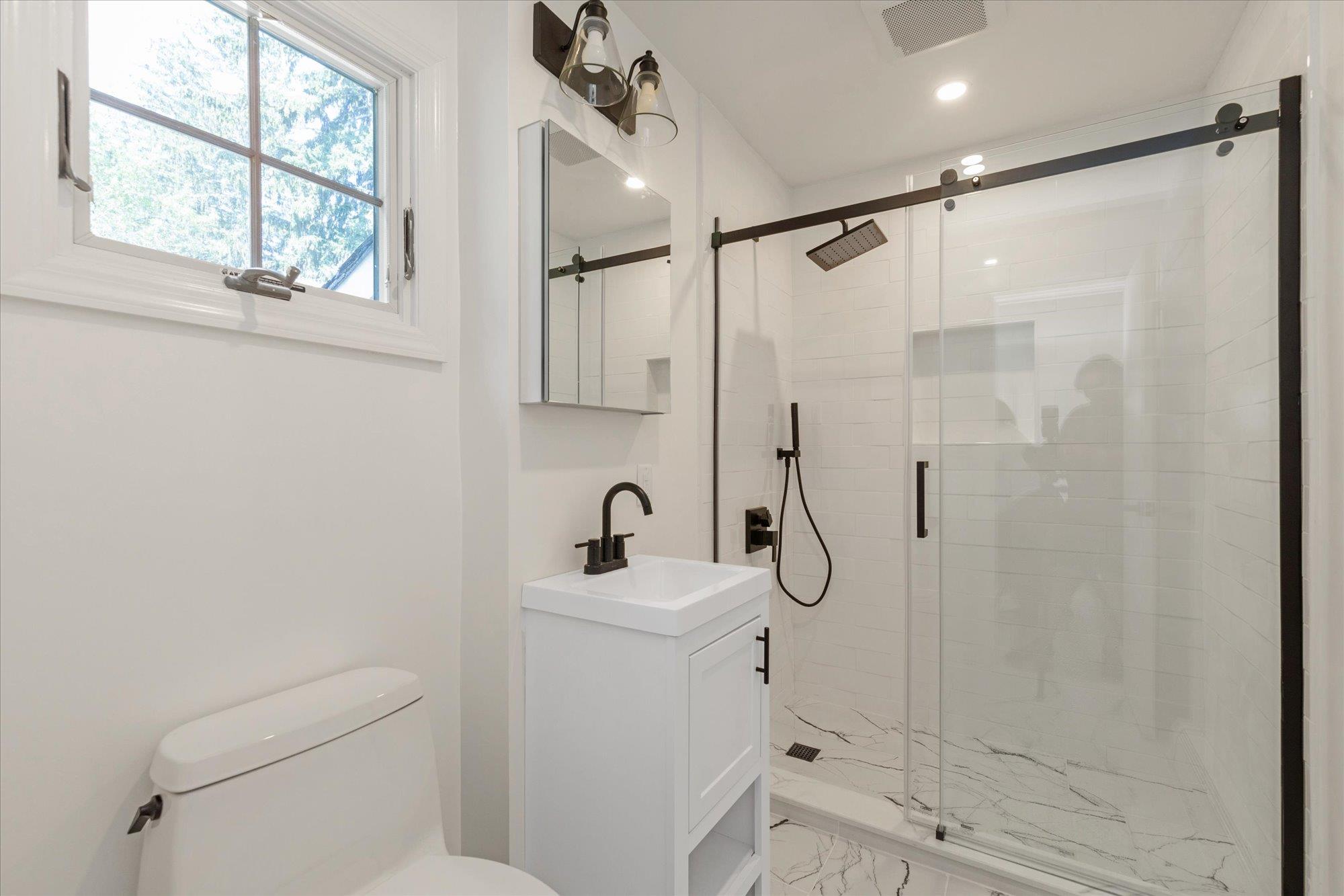 79 Cove Road, Oyster Bay Cove, NY 11771