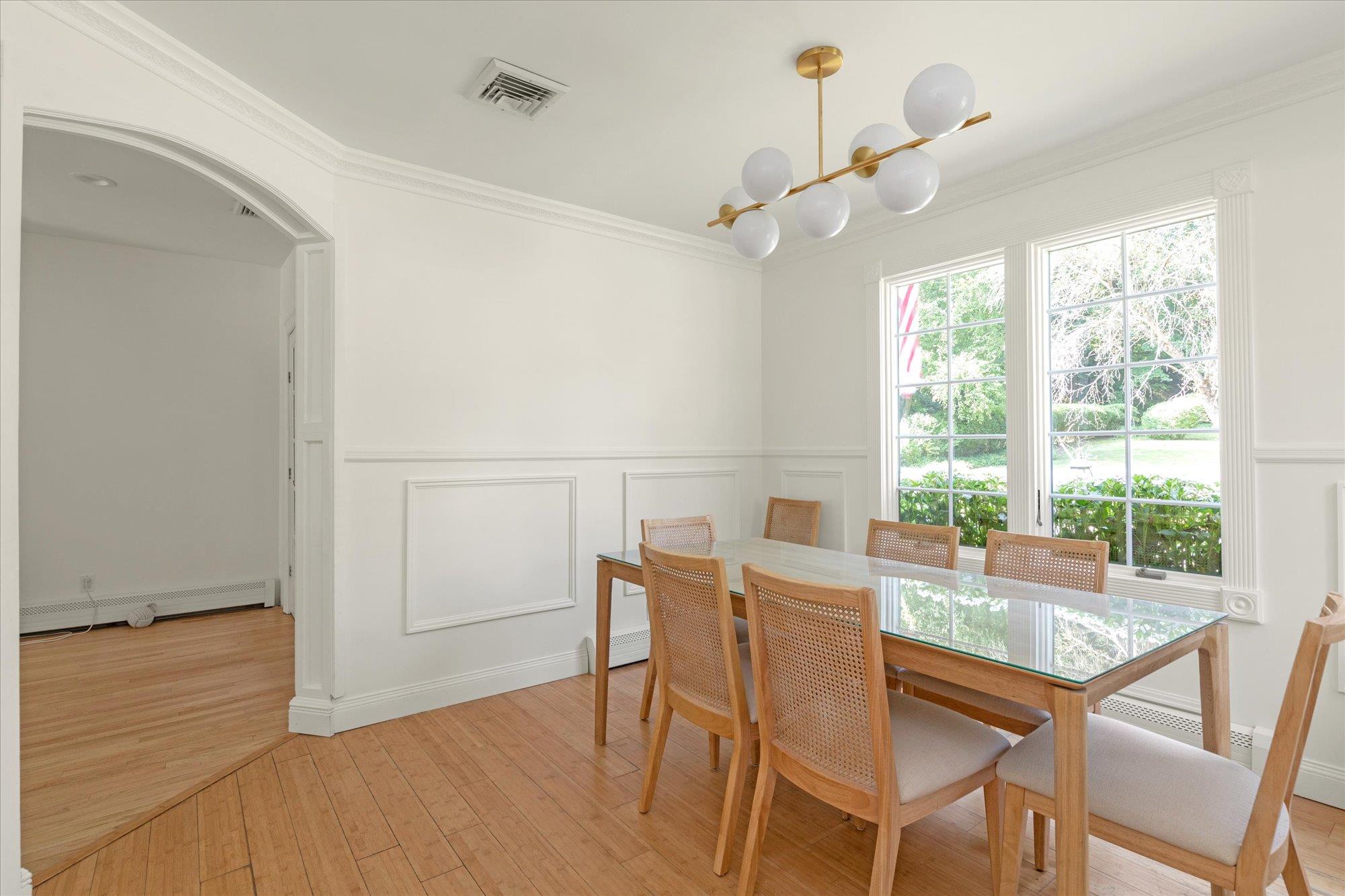 79 Cove Road, Oyster Bay Cove, NY 11771