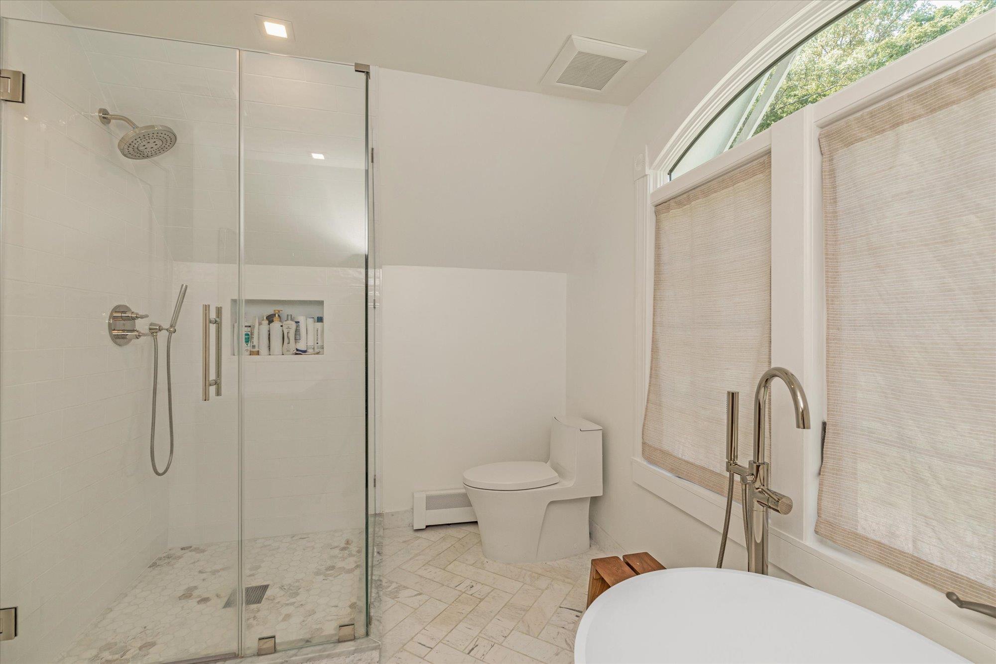 79 Cove Road, Oyster Bay Cove, NY 11771