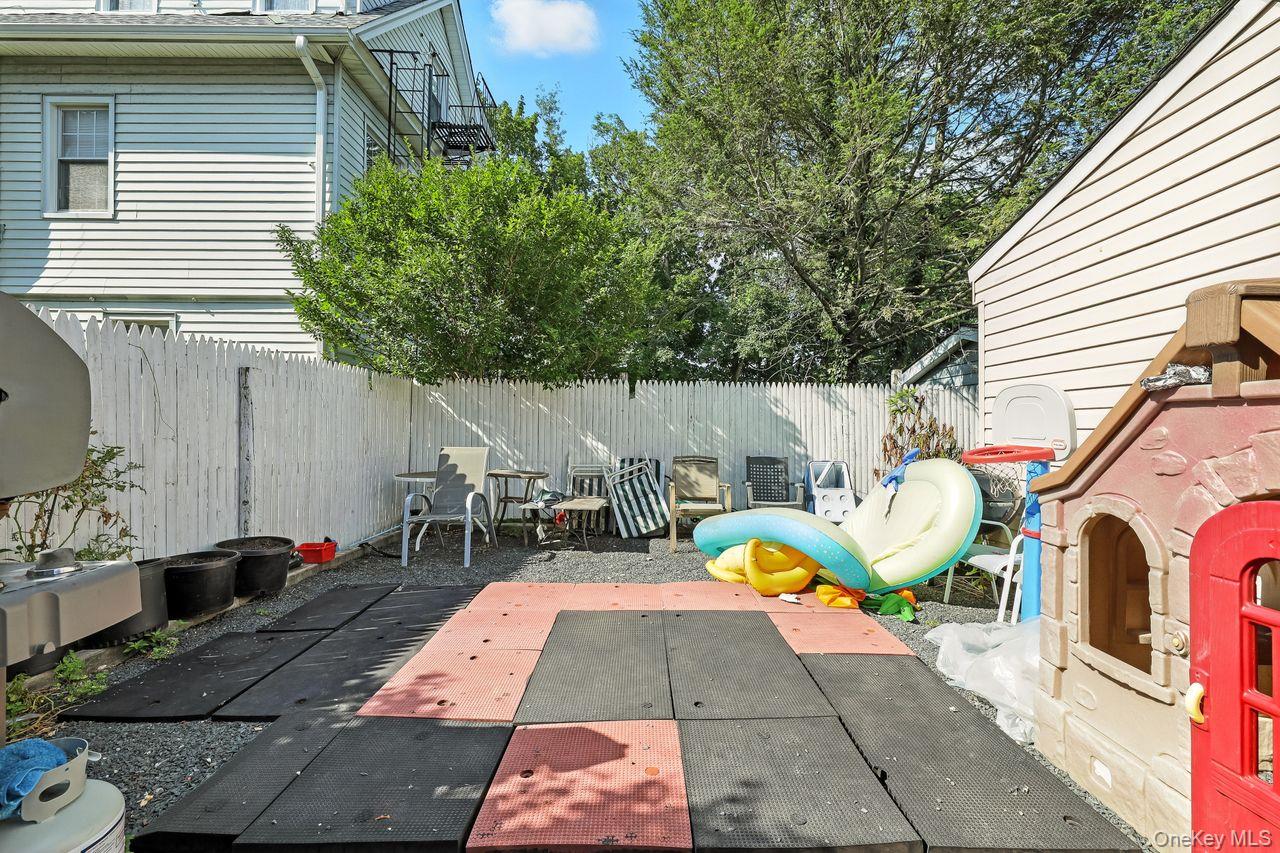 5 Dillon Road, Larchmont, NY 10538